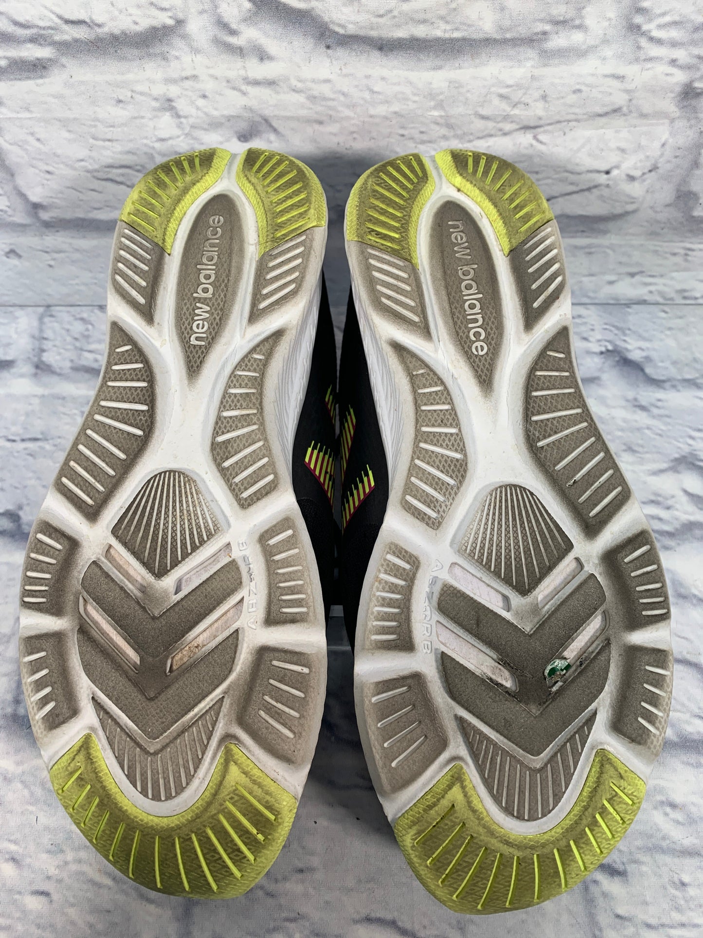 Shoes Athletic By New Balance Size: 11