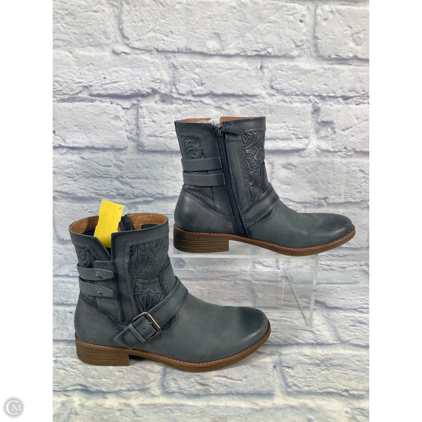 Boots Ankle Flats By Comfortiva In Grey, Size: 9.5