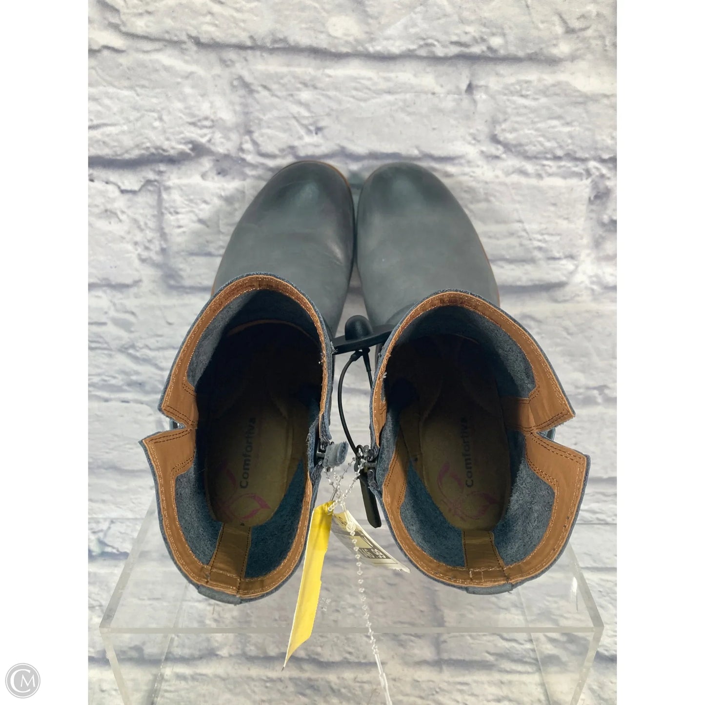 Boots Ankle Flats By Comfortiva In Grey, Size: 9.5