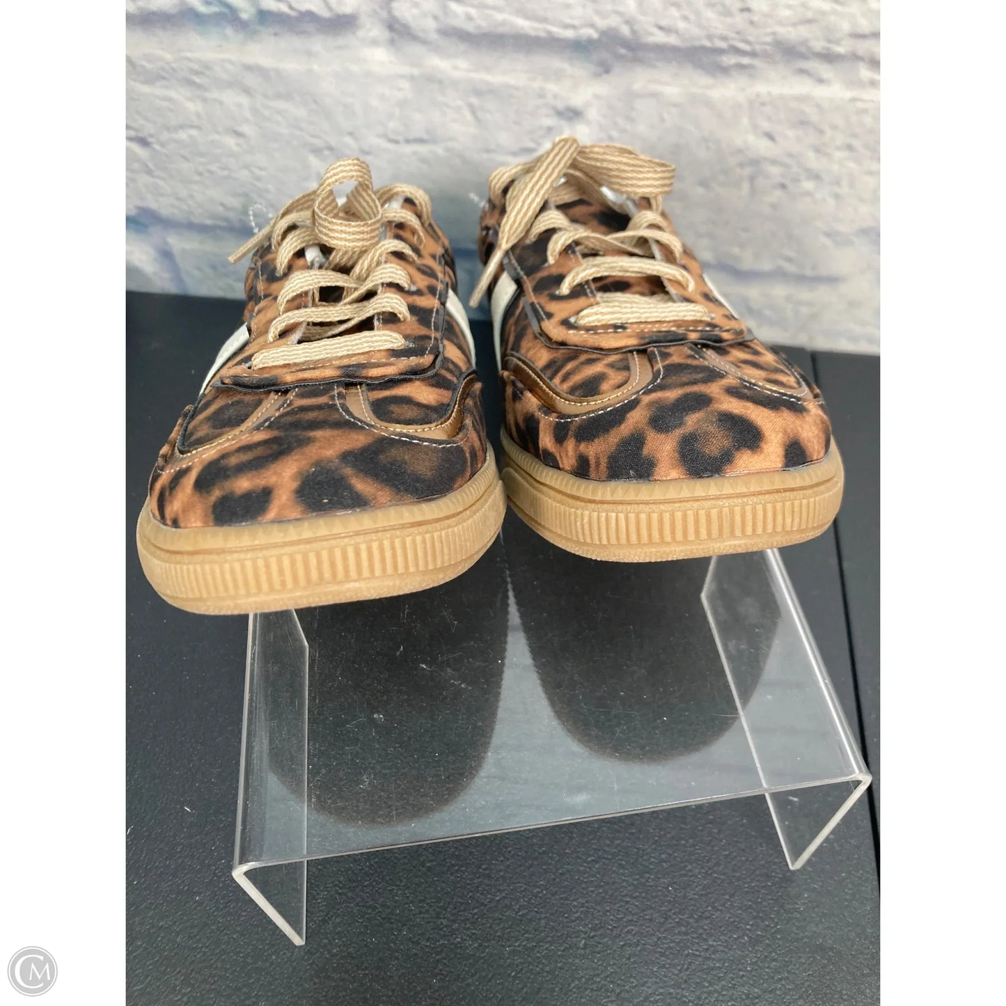 Shoes Sneakers By Clothes Mentor In Animal Print, Size: 7