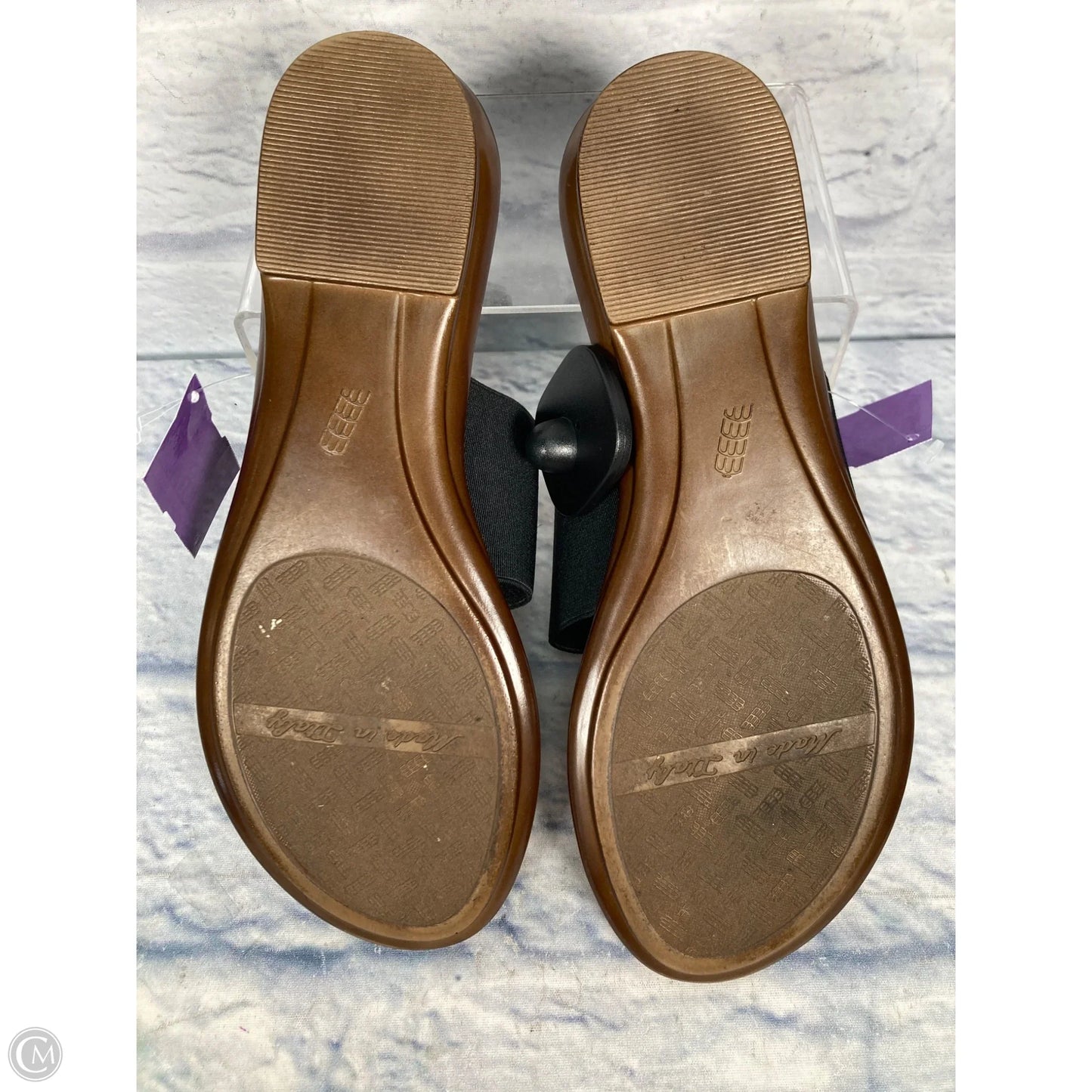 Sandals Flats By Clothes Mentor In Brown, Size: 6