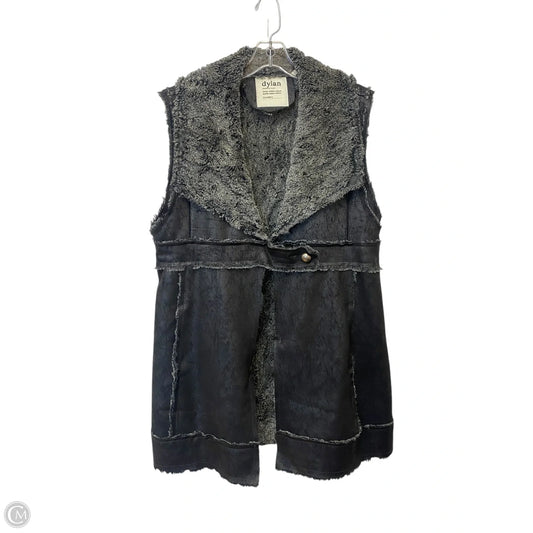 Coat Faux Fur & Sherpa By Dylan In Grey, Size: Xl