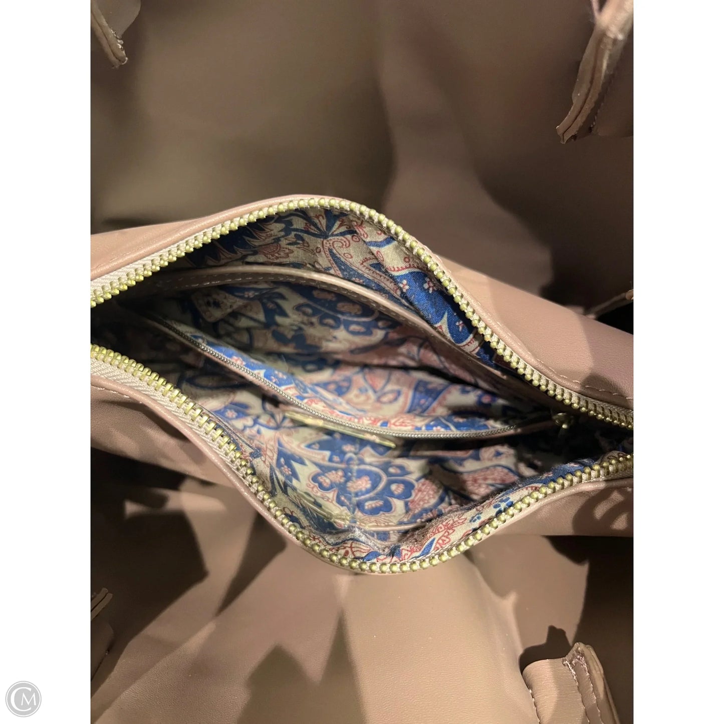 Handbag By Clothes Mentor, Size: Medium