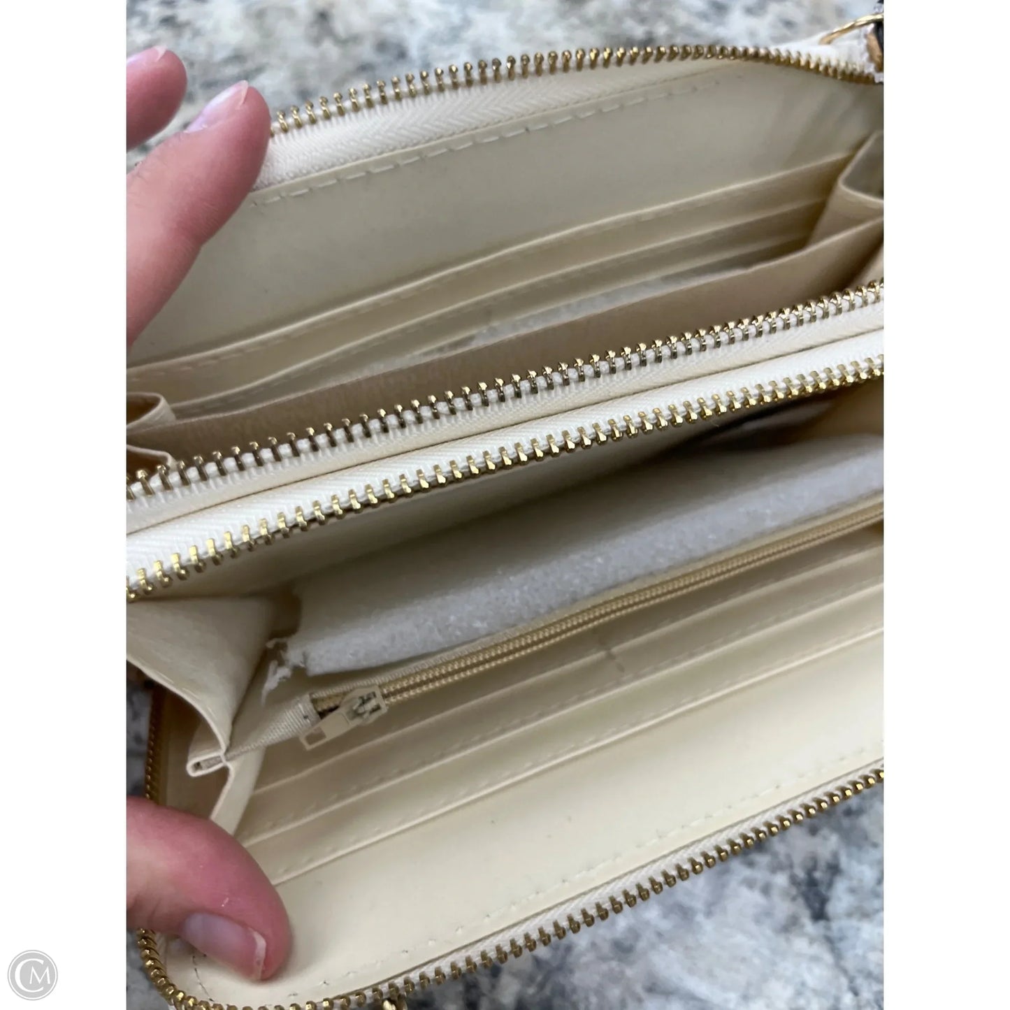 Crossbody By Clothes Mentor, Size: Small