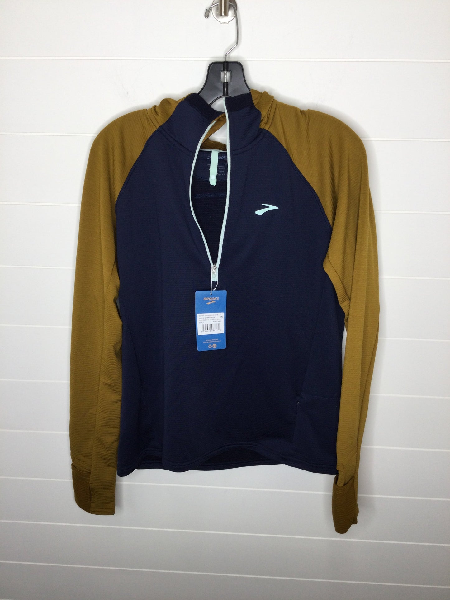 Athletic Top Long Sleeve Collar By Brooks Size: L