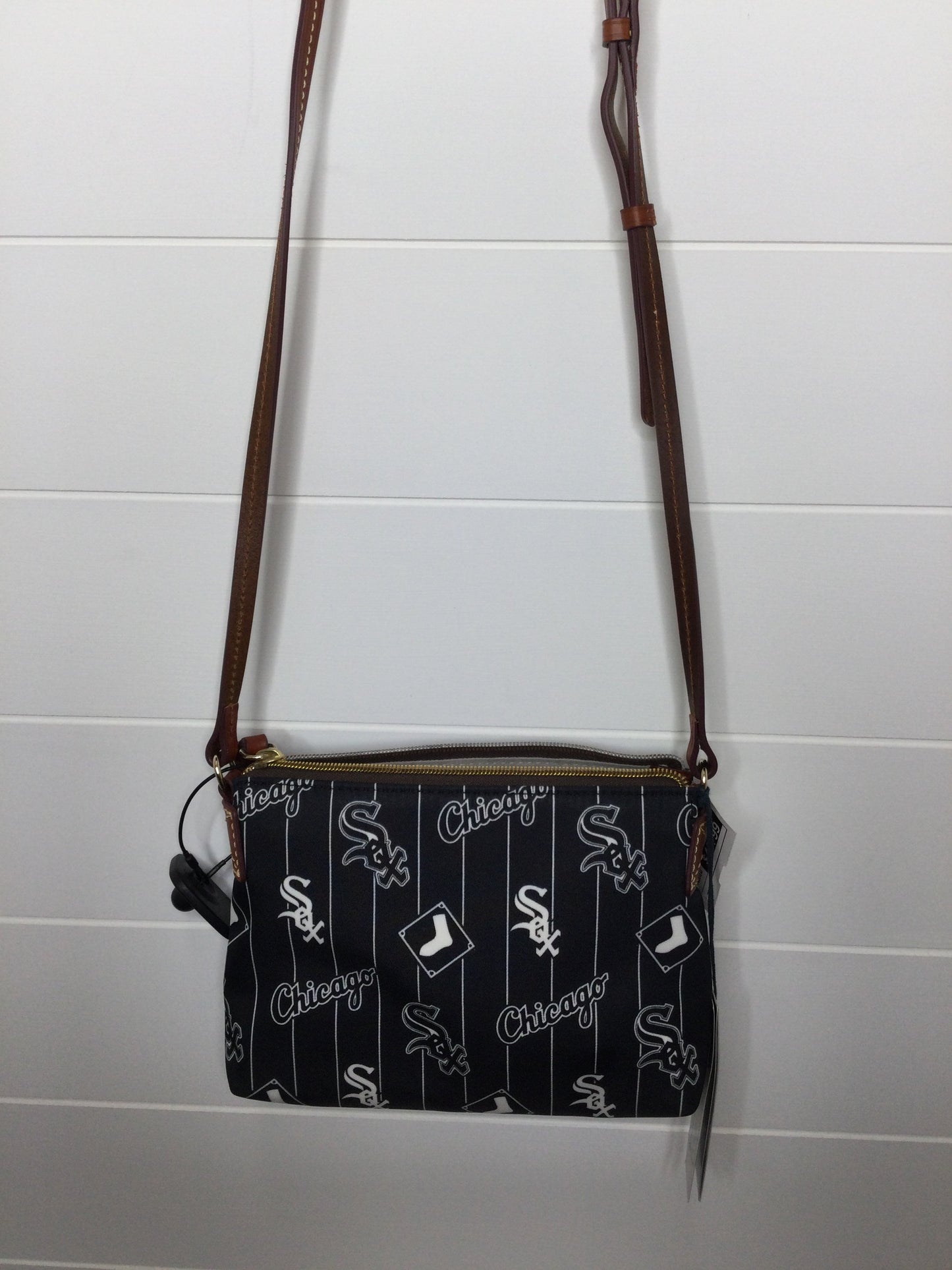 Handbag Designer By Dooney And Bourke Size: Medium