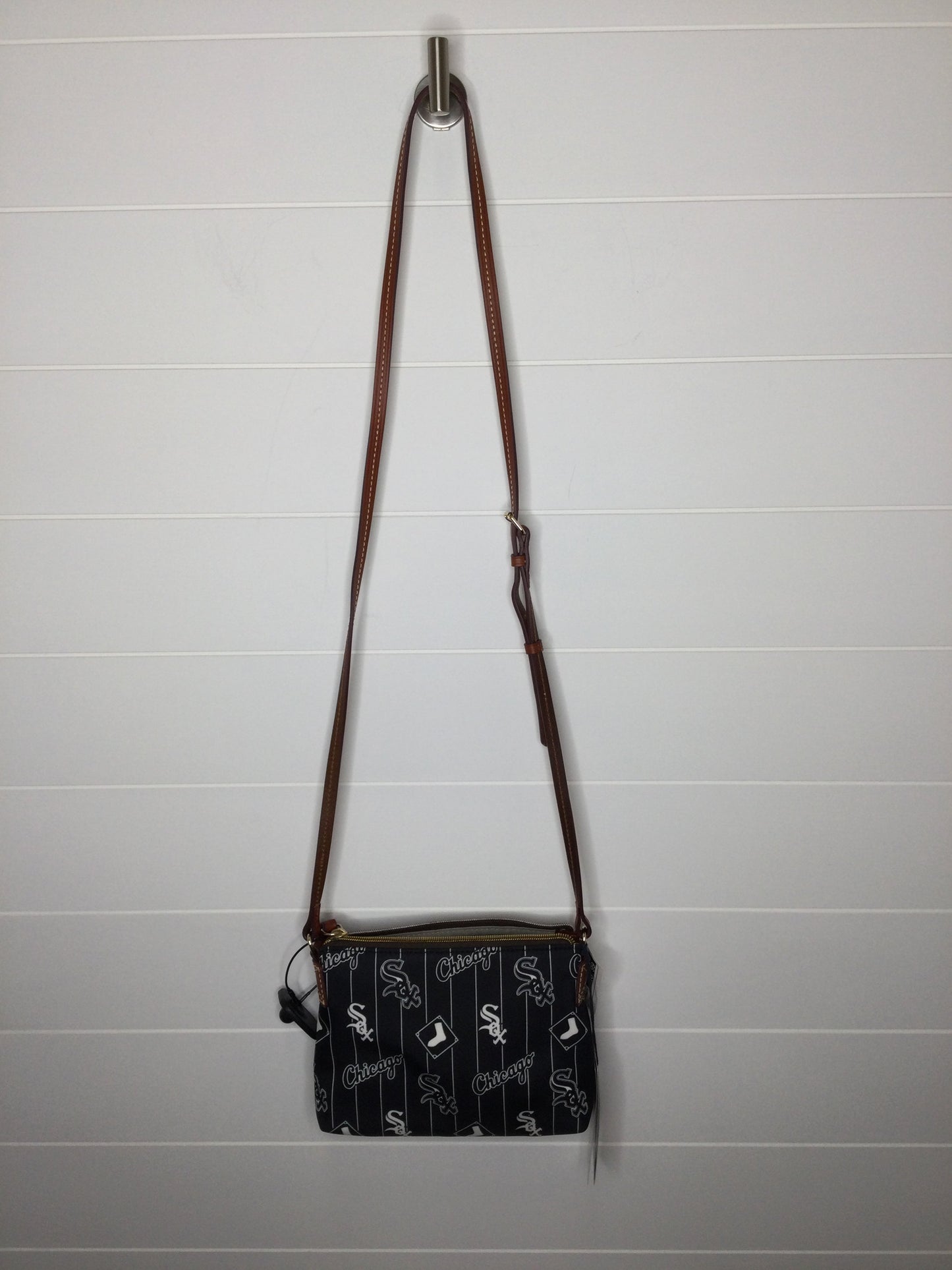 Handbag Designer By Dooney And Bourke Size: Medium