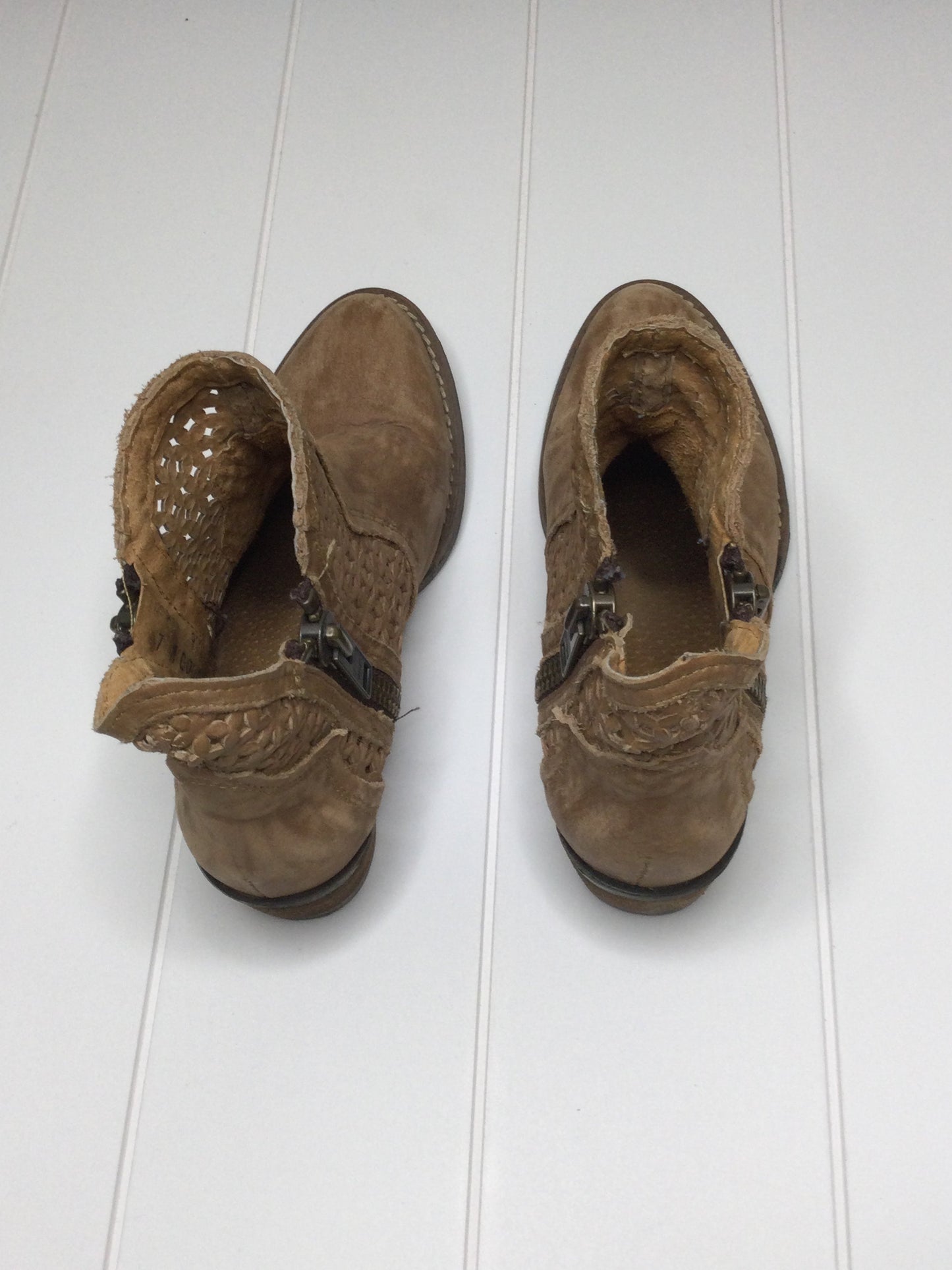 Boots Ankle Flats By Circle G Size: 7