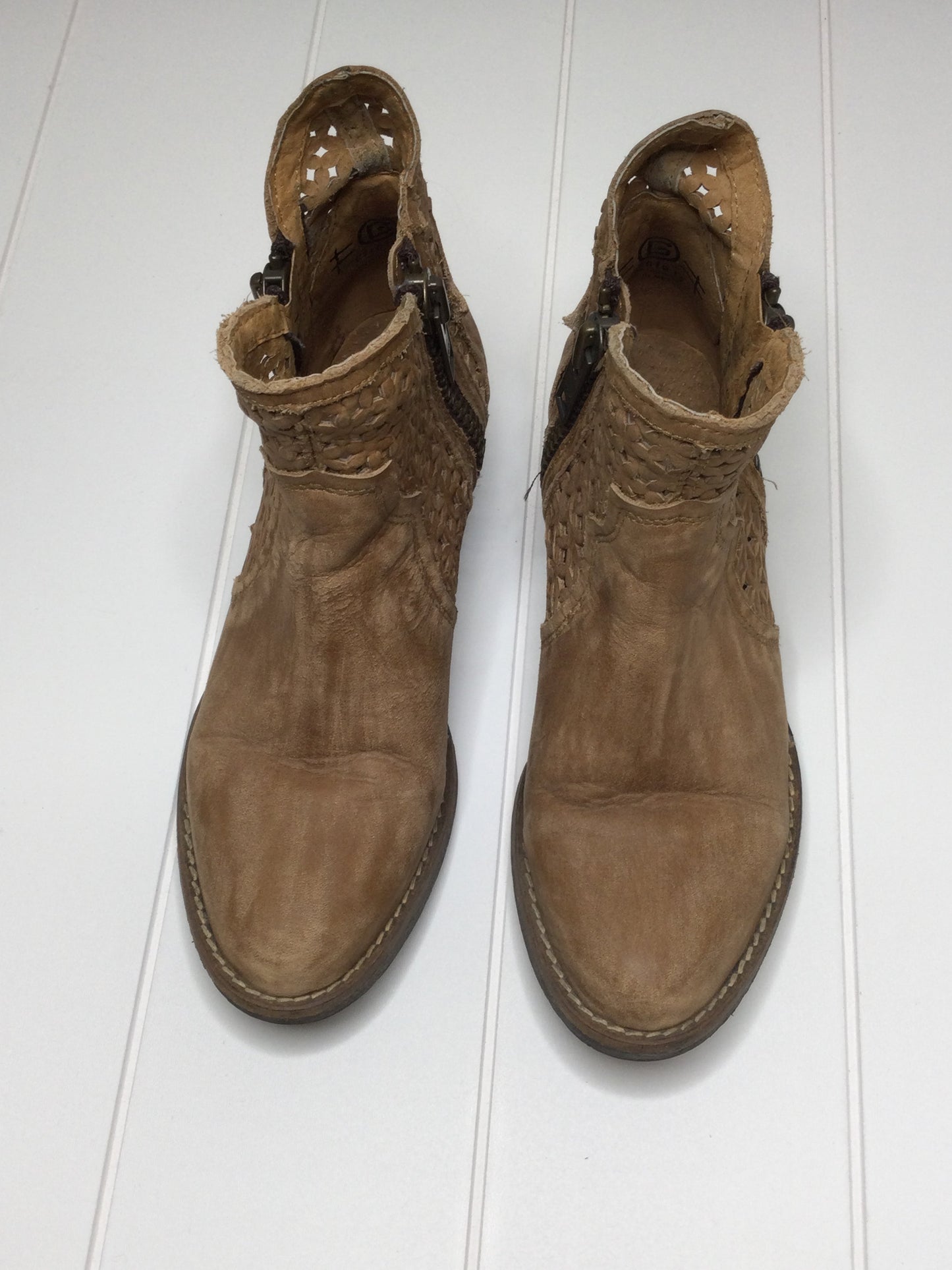 Boots Ankle Flats By Circle G Size: 7