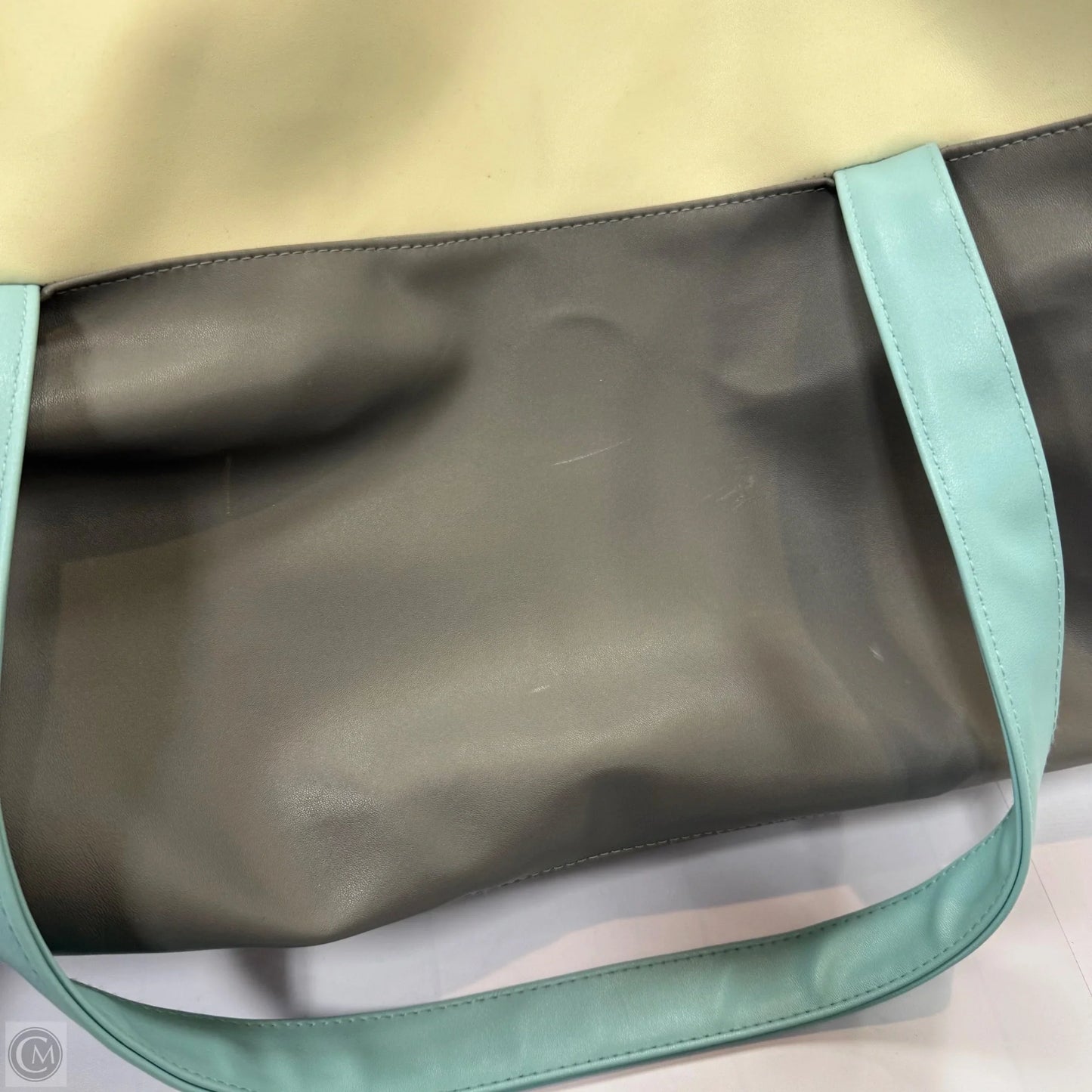 Duffle And Weekender By Clothes Mentor, Size: Medium