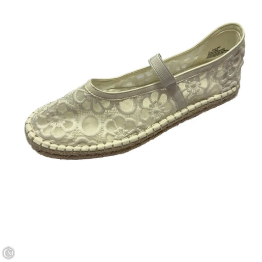 Shoes Flats By Universal Thread In White, Size: 8