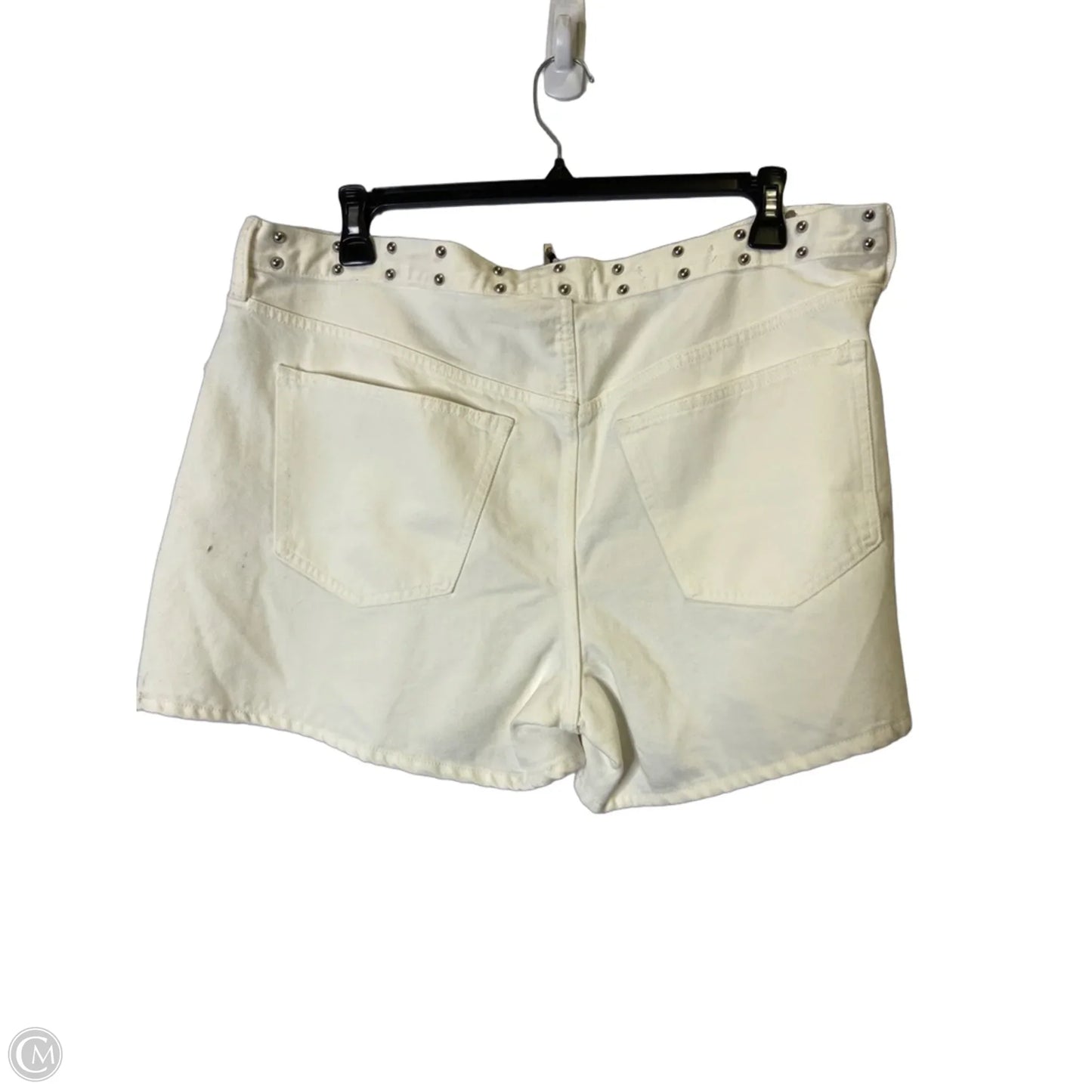 Shorts By Universal Thread In Cream, Size: 16
