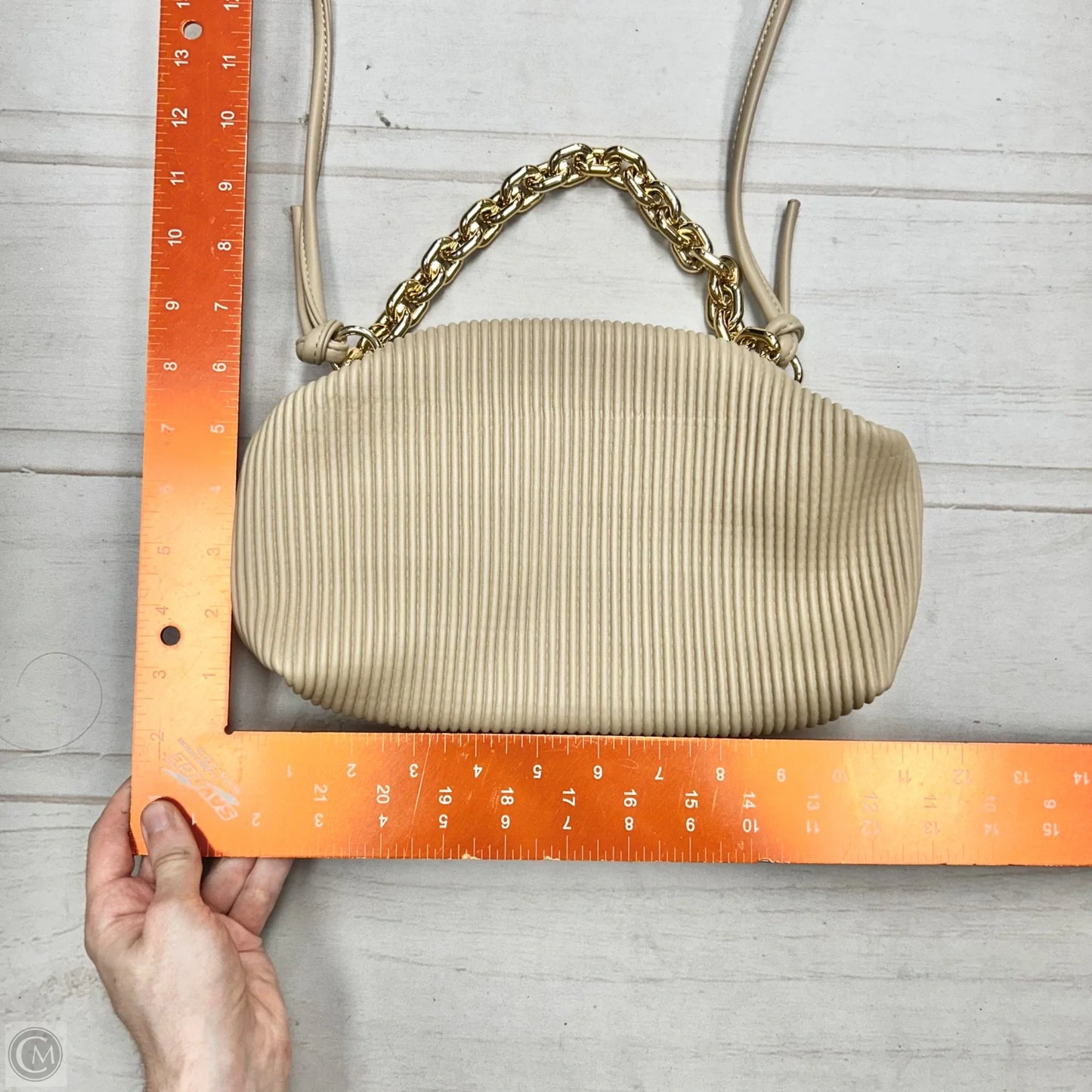 Crossbody By Urban Expressions, Size: Medium