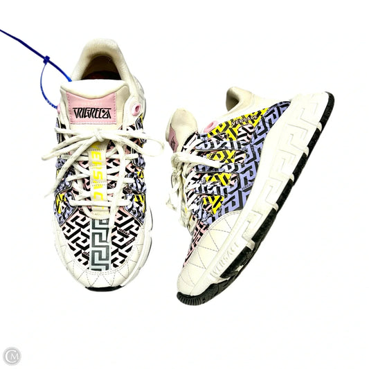 Shoes Luxury Designer By Versace In Pink & White, Size: 8.5
