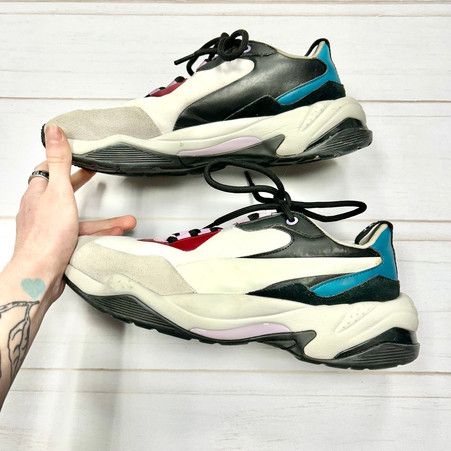 Shoes Athletic By Puma Size: 9.5