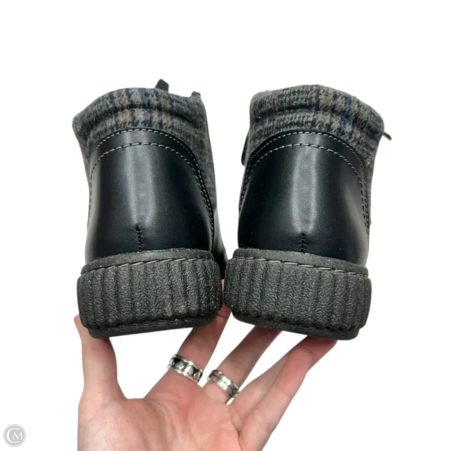 Shoes Sneakers By Clarks In Black, Size: 7