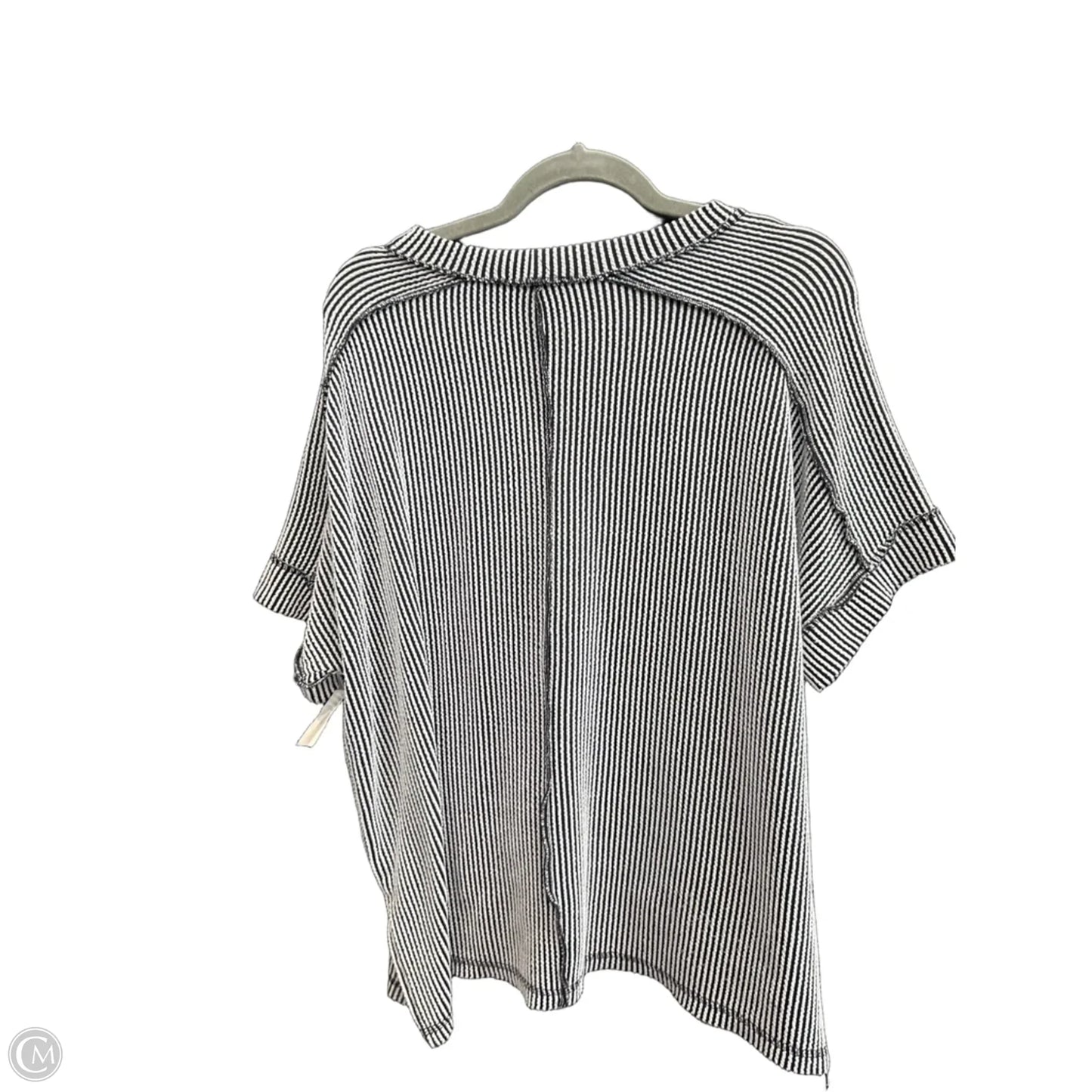 Top Short Sleeve By Zenana In Striped Pattern, Size: M
