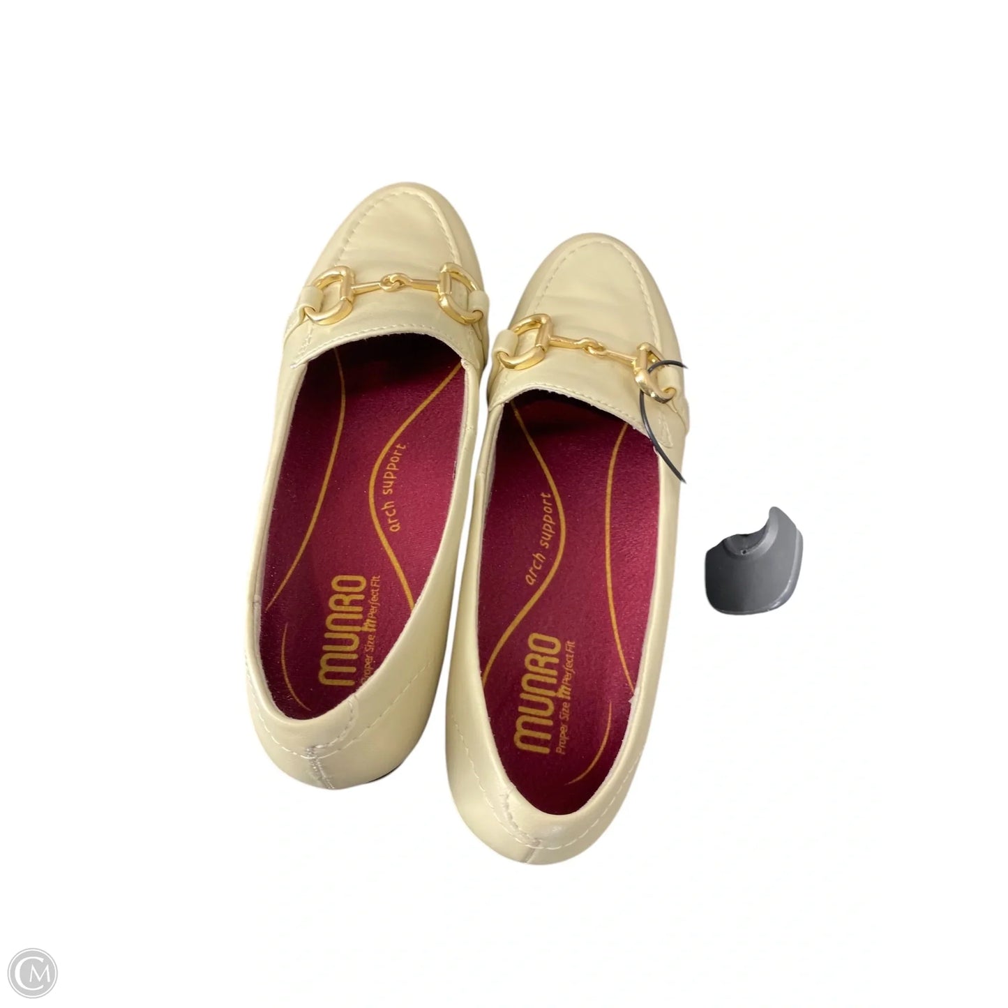 Shoes Flats By Munro In Beige, Size: 7