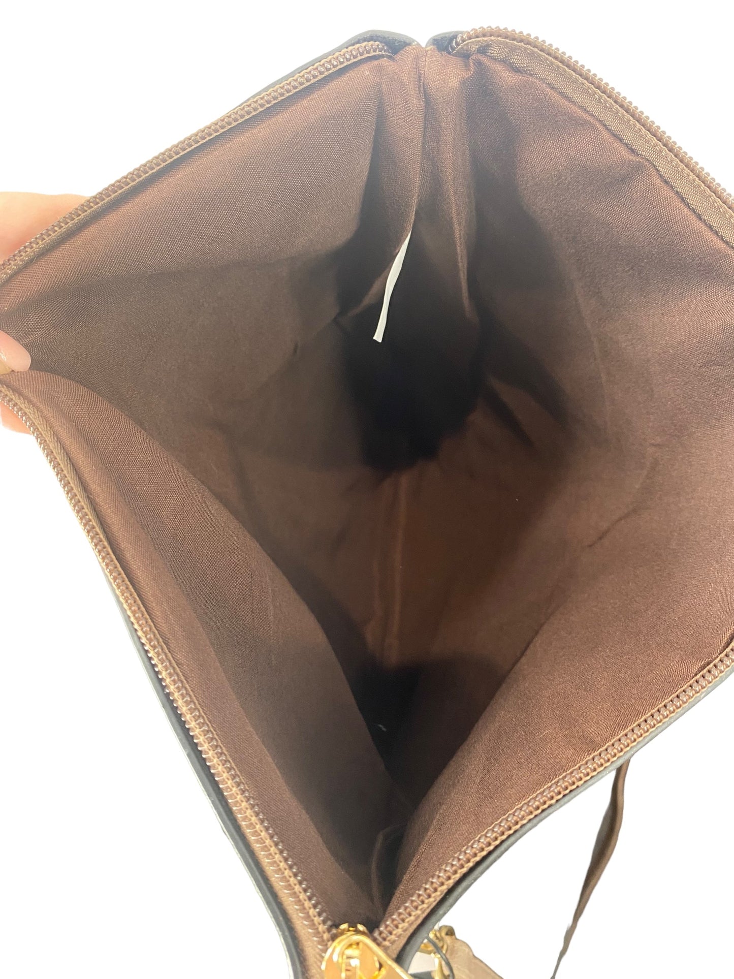 Crossbody By Clothes Mentor, Size: Medium