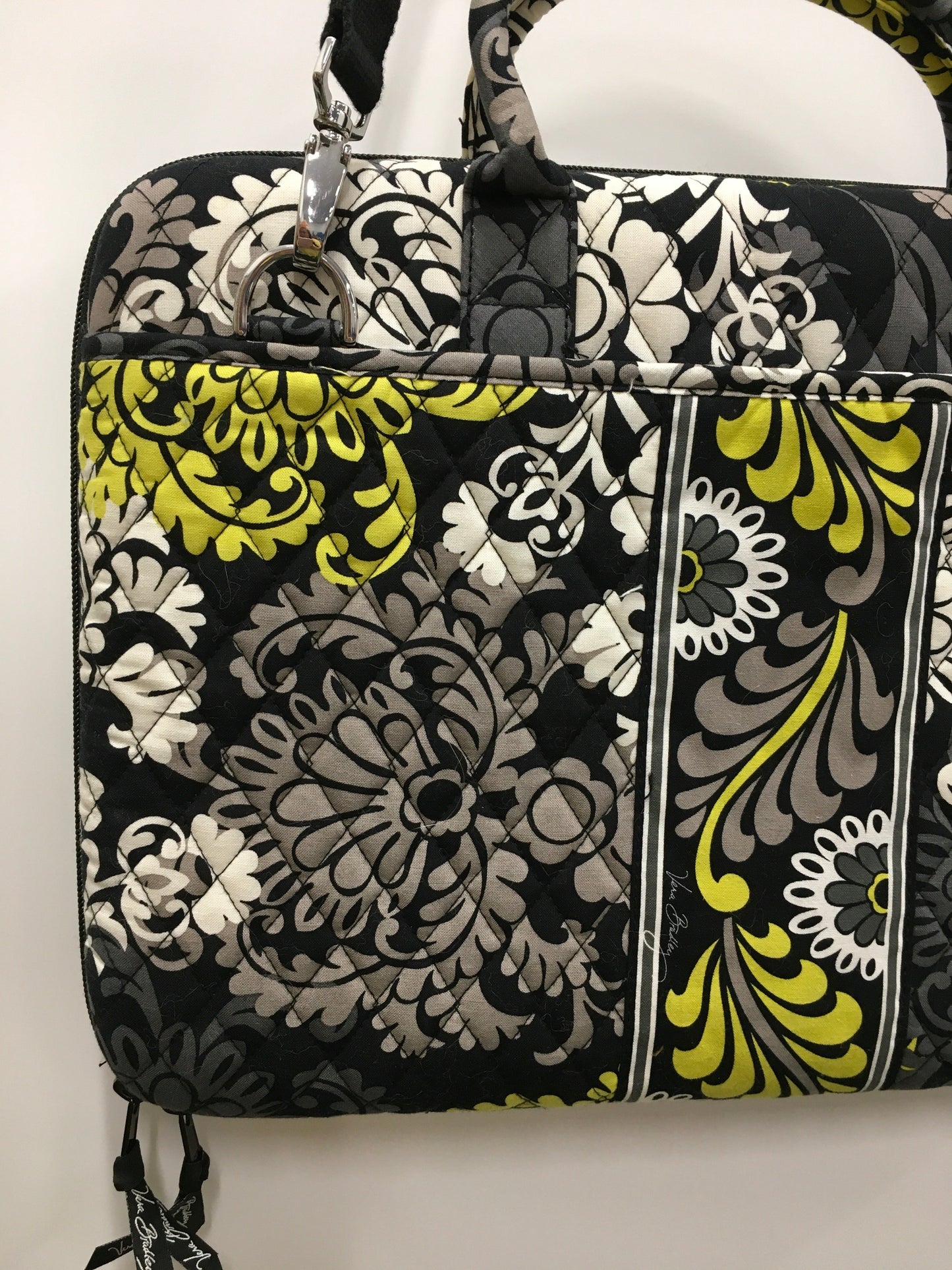 Laptop Bag By Vera Bradley Size: Medium