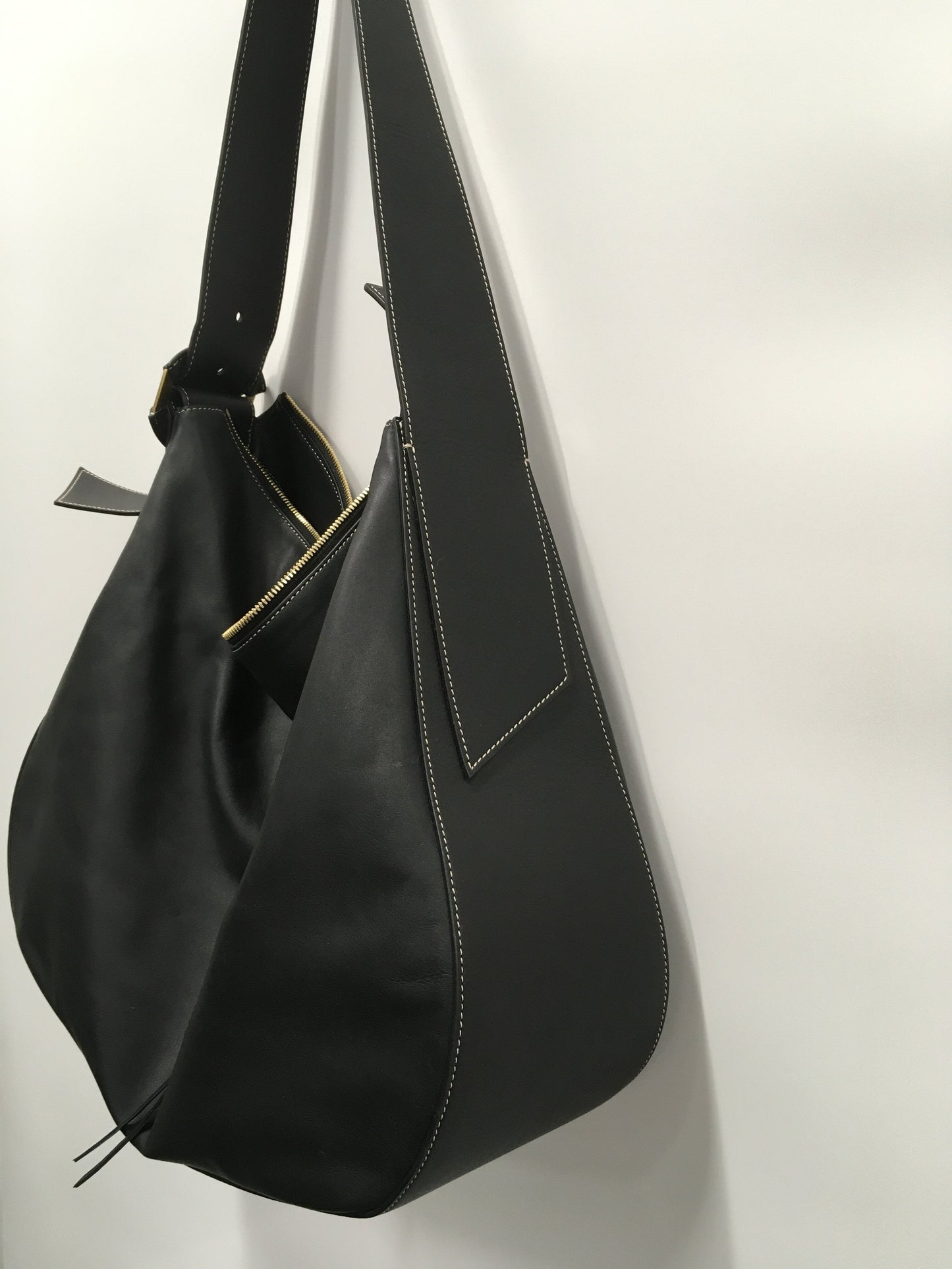 Handbag By Banana Republic Size: Large
