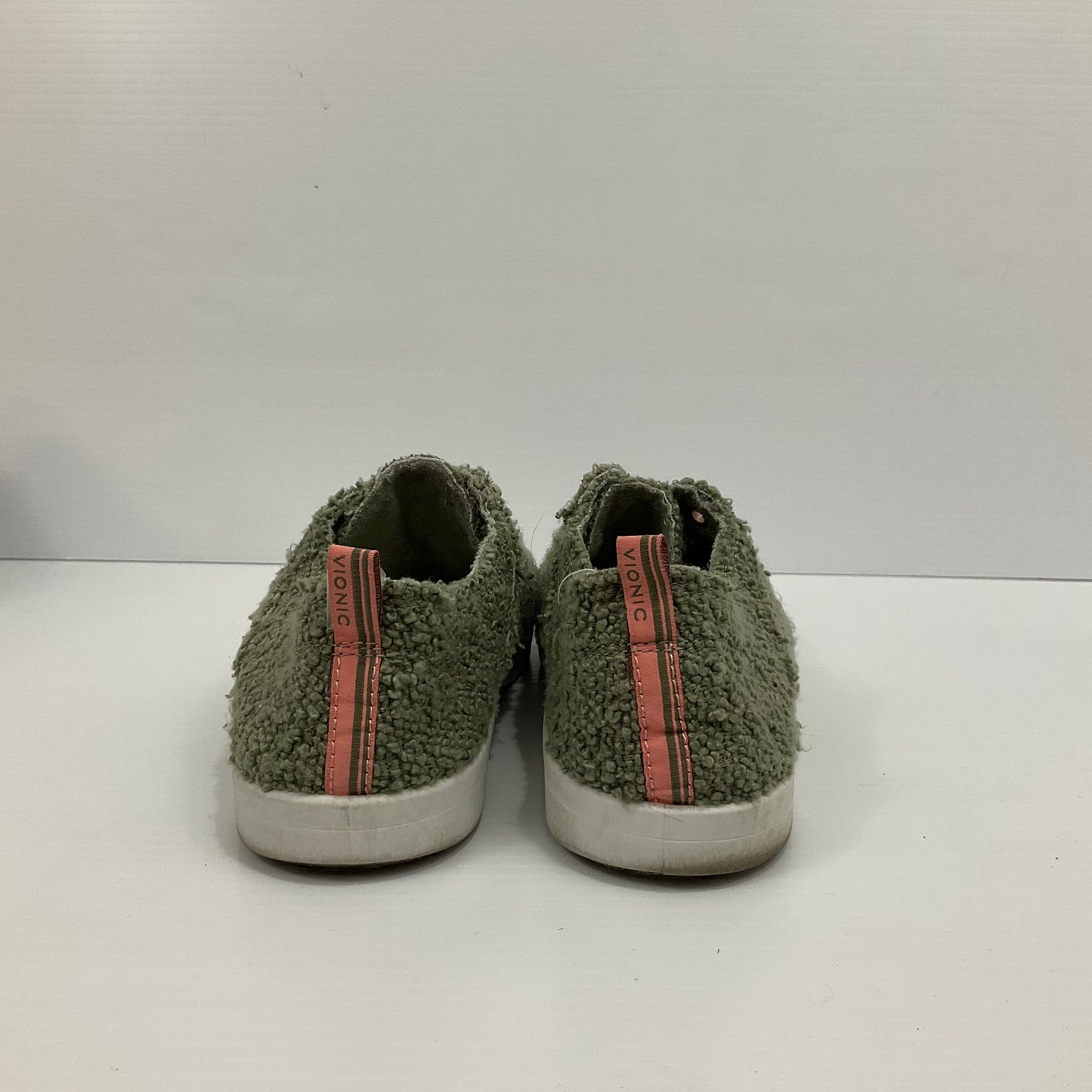 Shoes Athletic By Vionic Size: 10