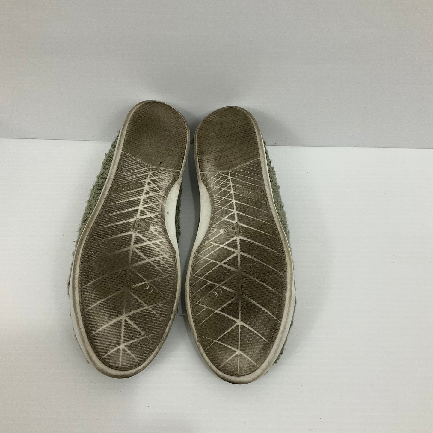 Shoes Athletic By Vionic Size: 10