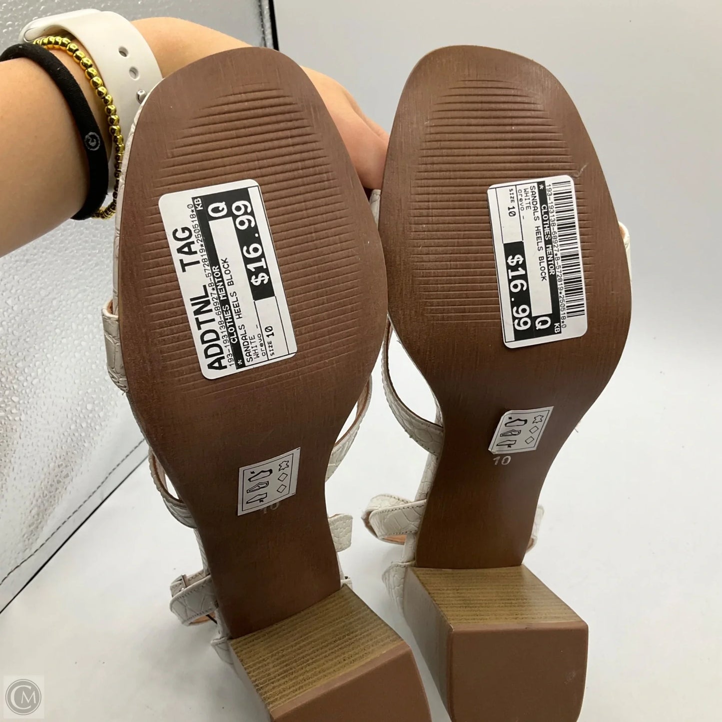 Sandals Heels Block By Clothes Mentor In White, Size: 10