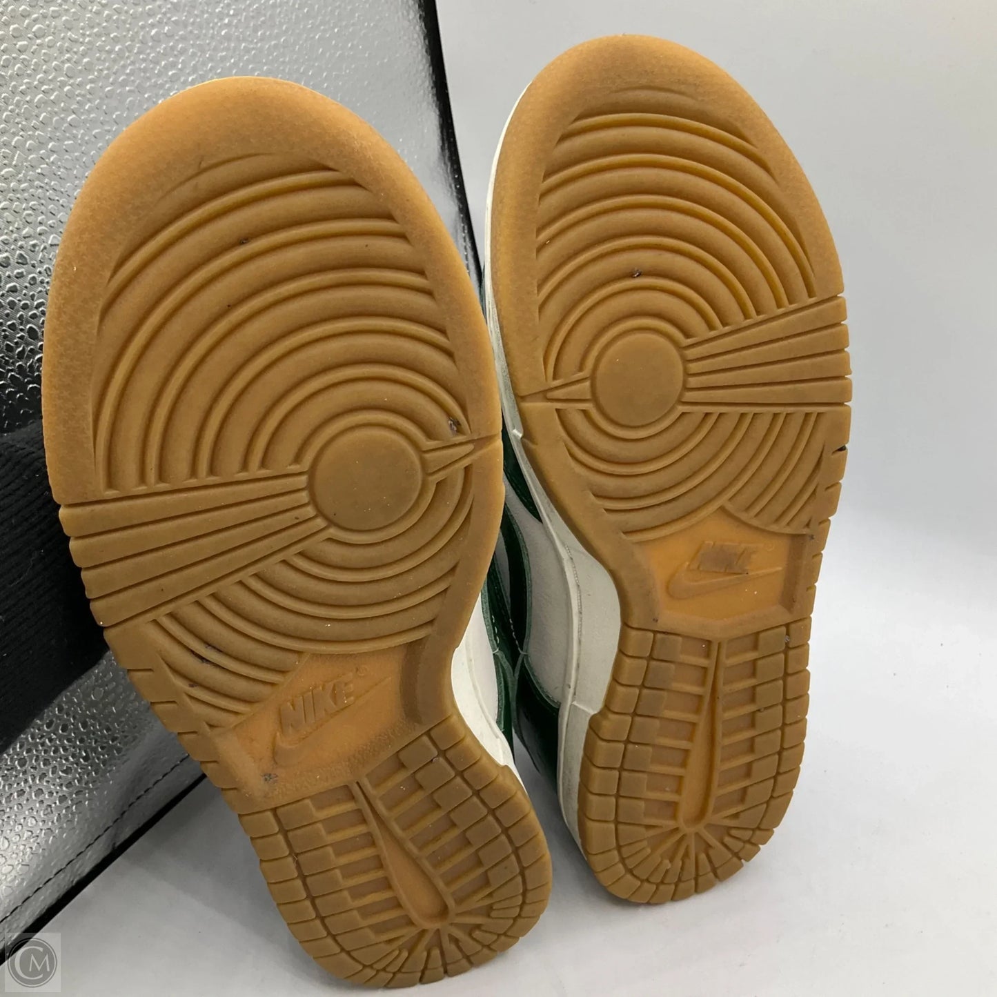 Shoes Sneakers By Nike In Green, Size: 7.5