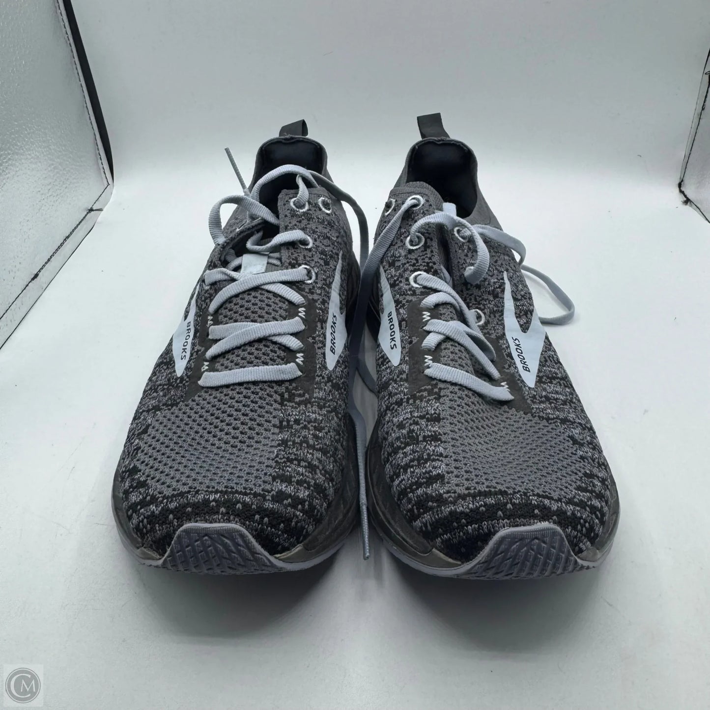 Shoes Athletic By Brooks In Grey, Size: 9.5