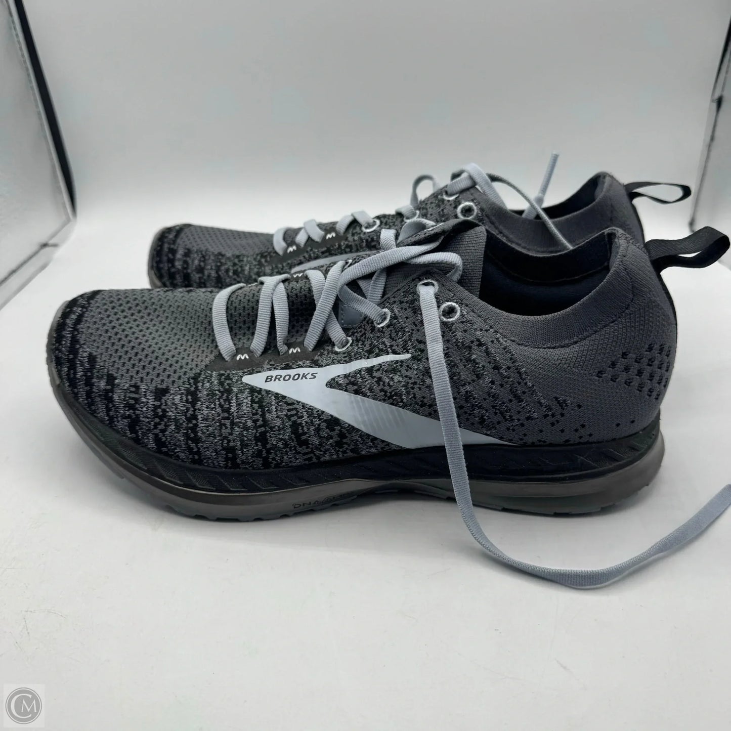 Shoes Athletic By Brooks In Grey, Size: 9.5