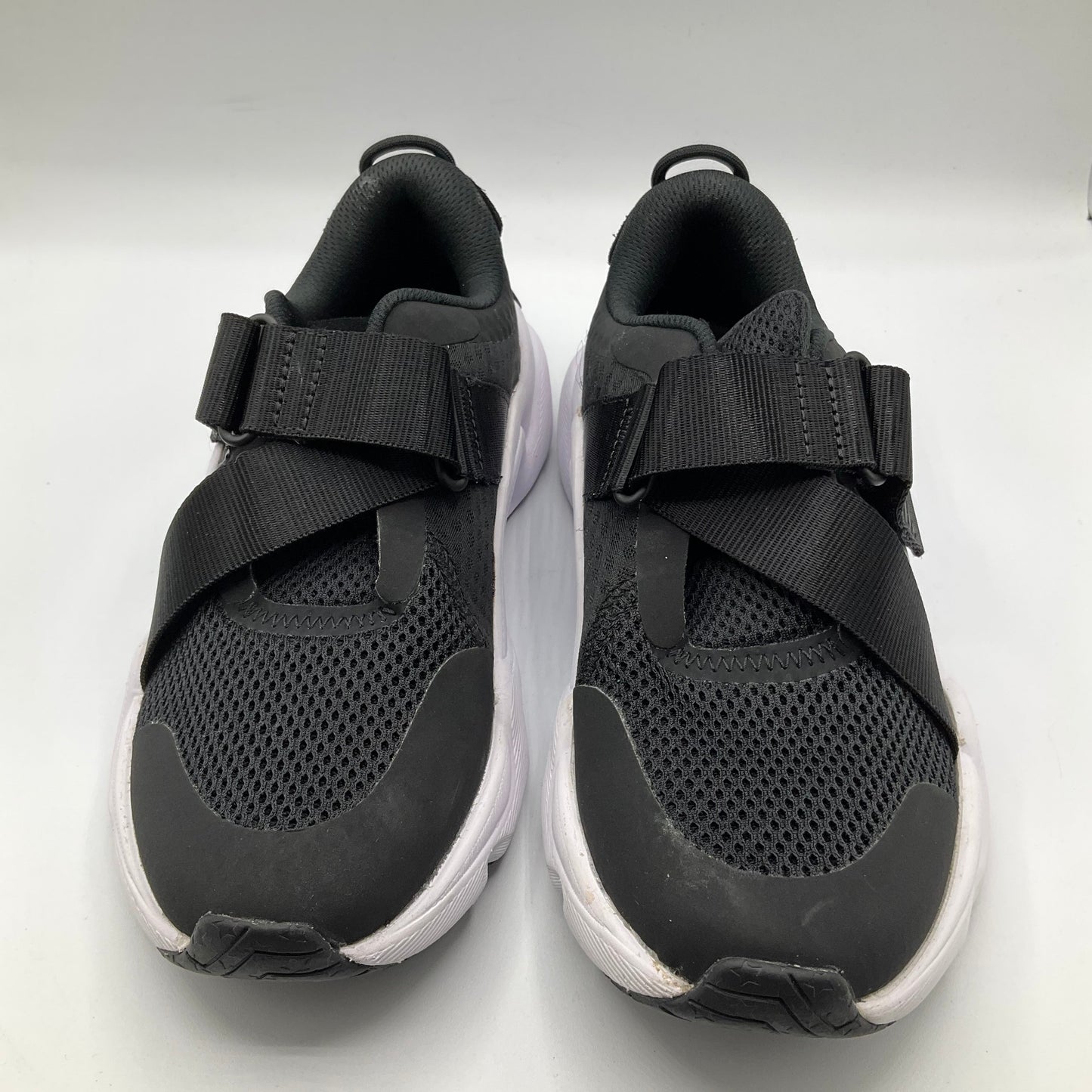 Shoes Athletic By Sorel Size: 6.5