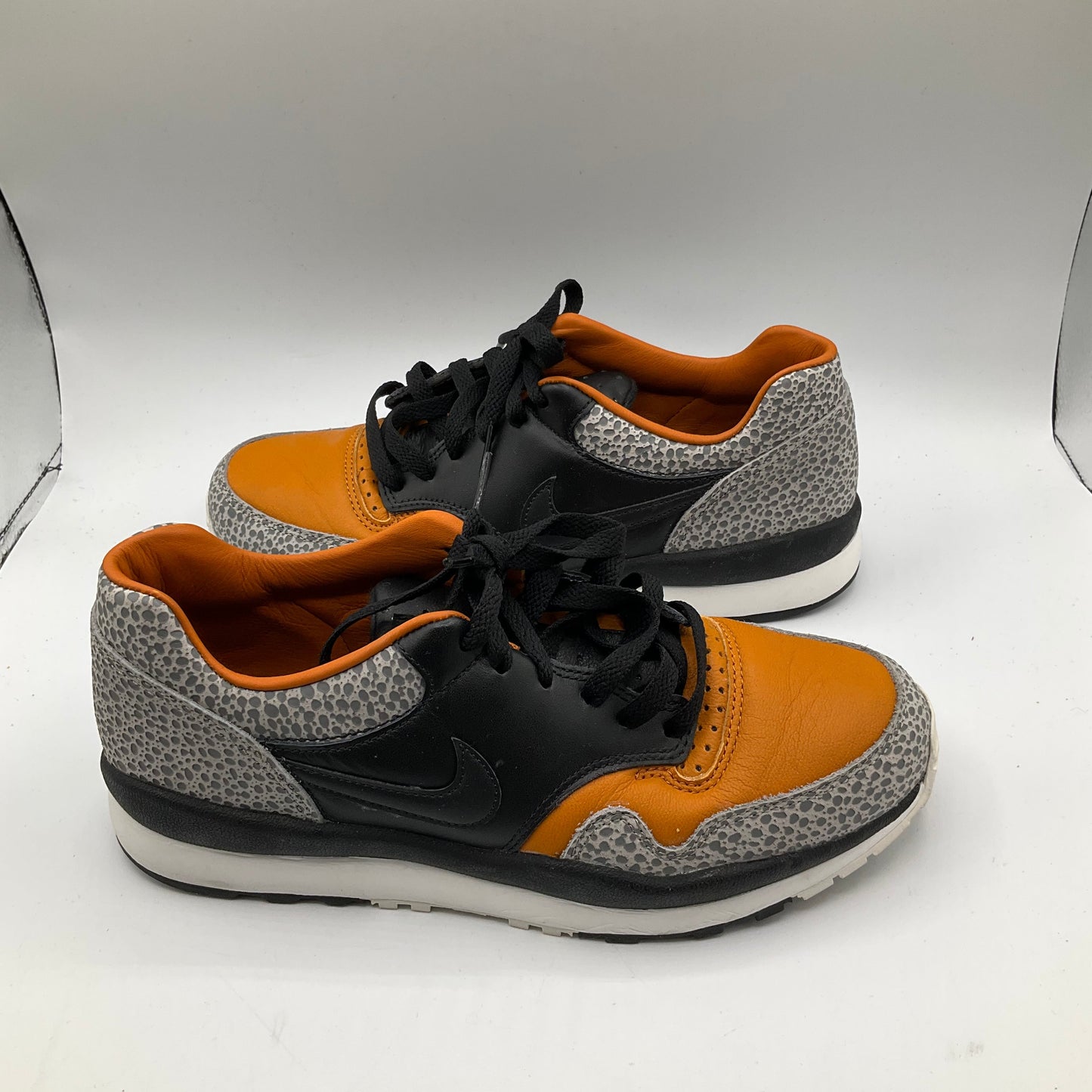 Shoes Athletic By Nike Size: 9