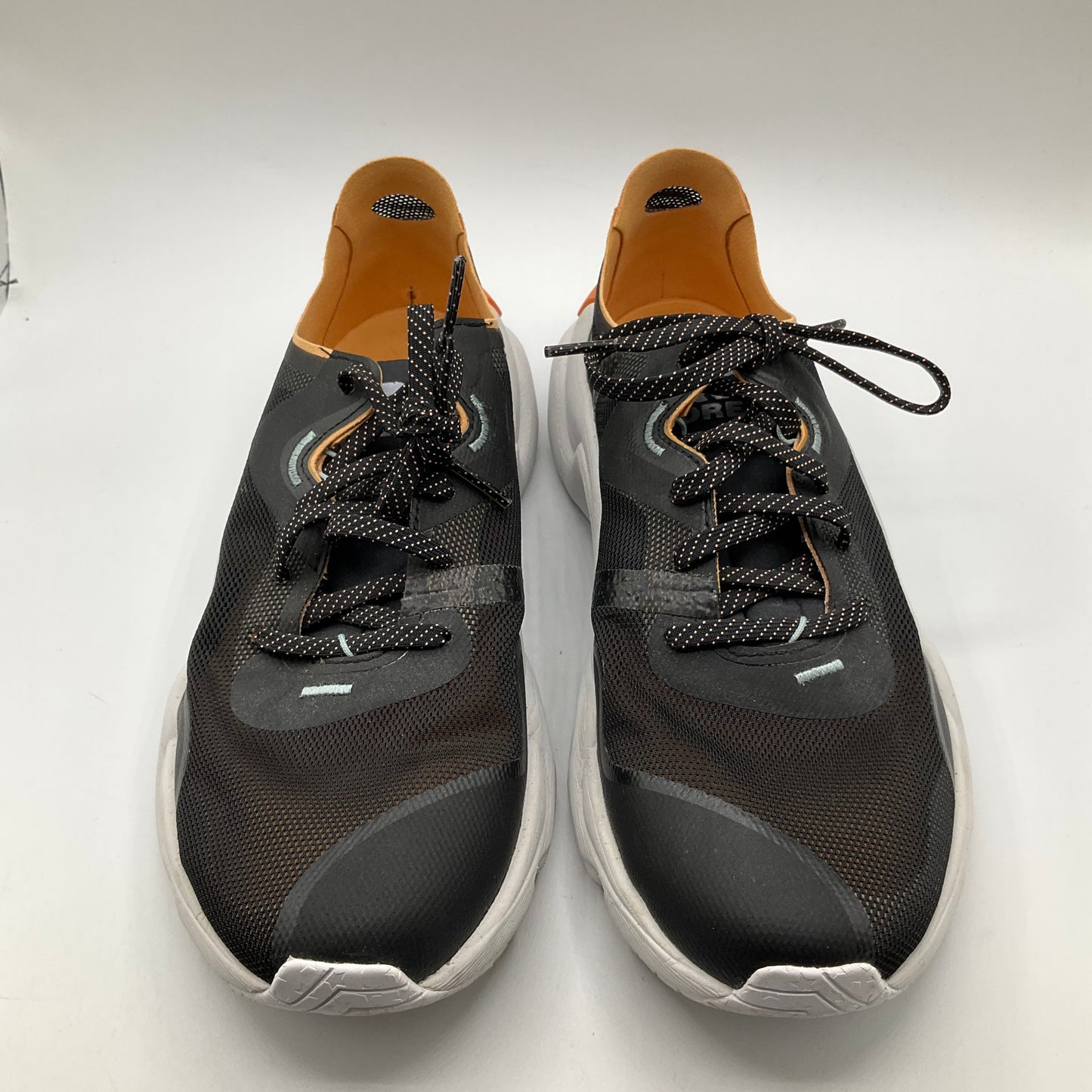 Shoes Athletic By Sorel Size: 9.5