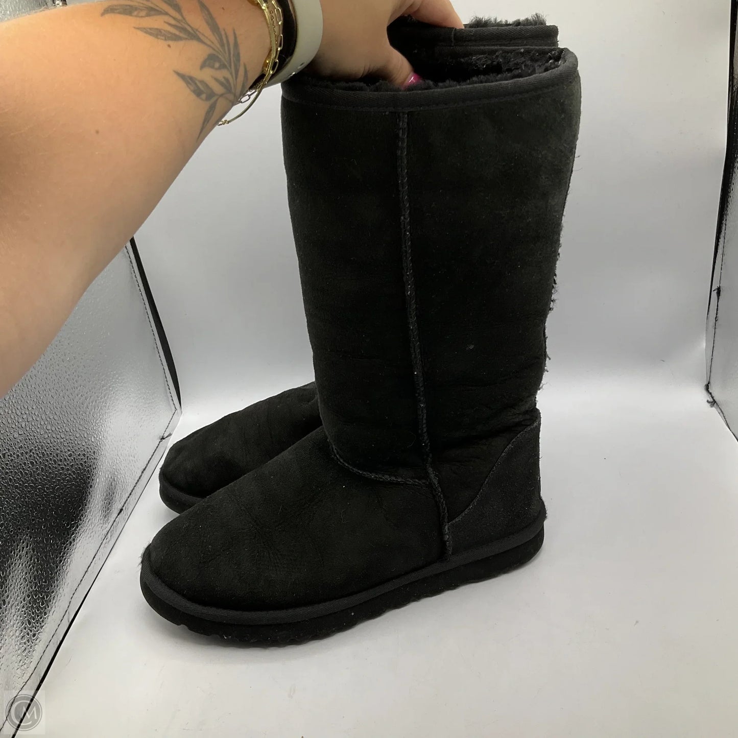 Boots Designer By Ugg In Black, Size: 8