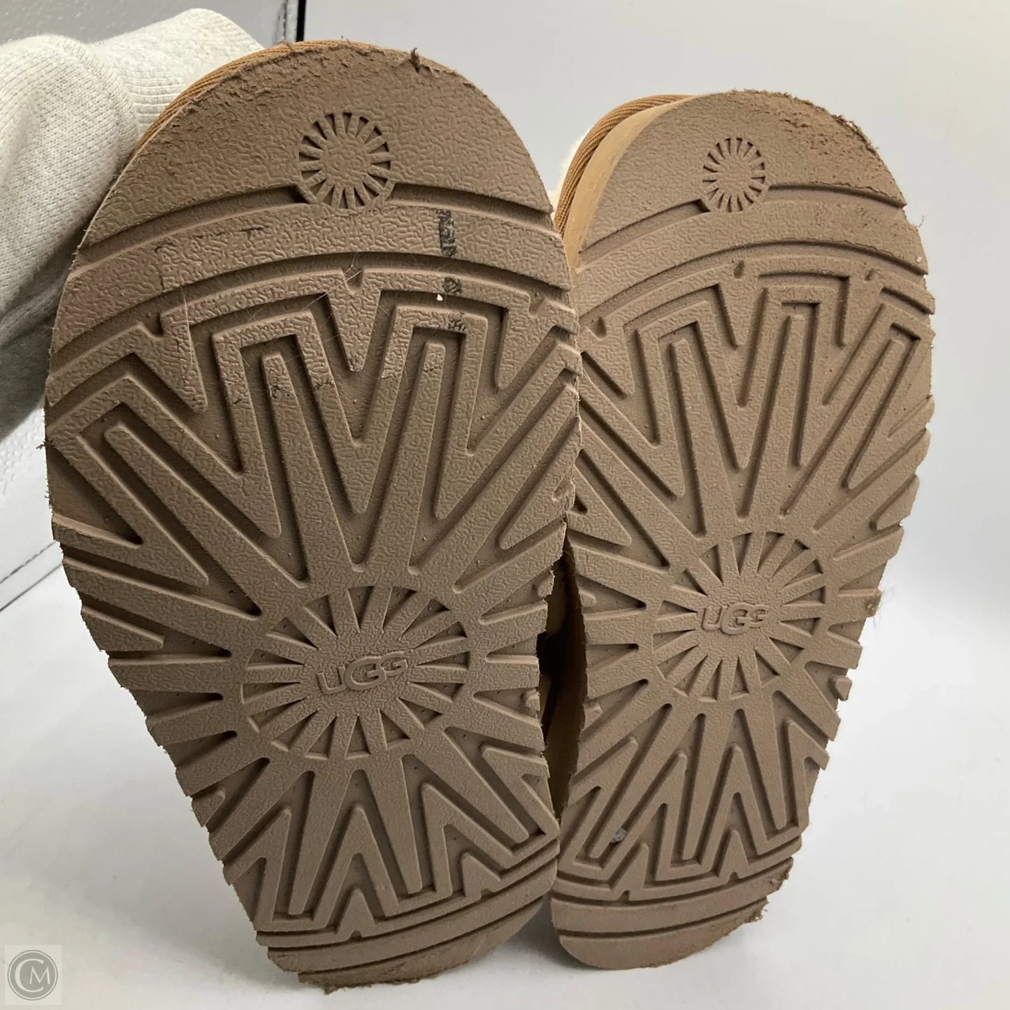 Sandals Designer By Ugg In Tan & White, Size: 8