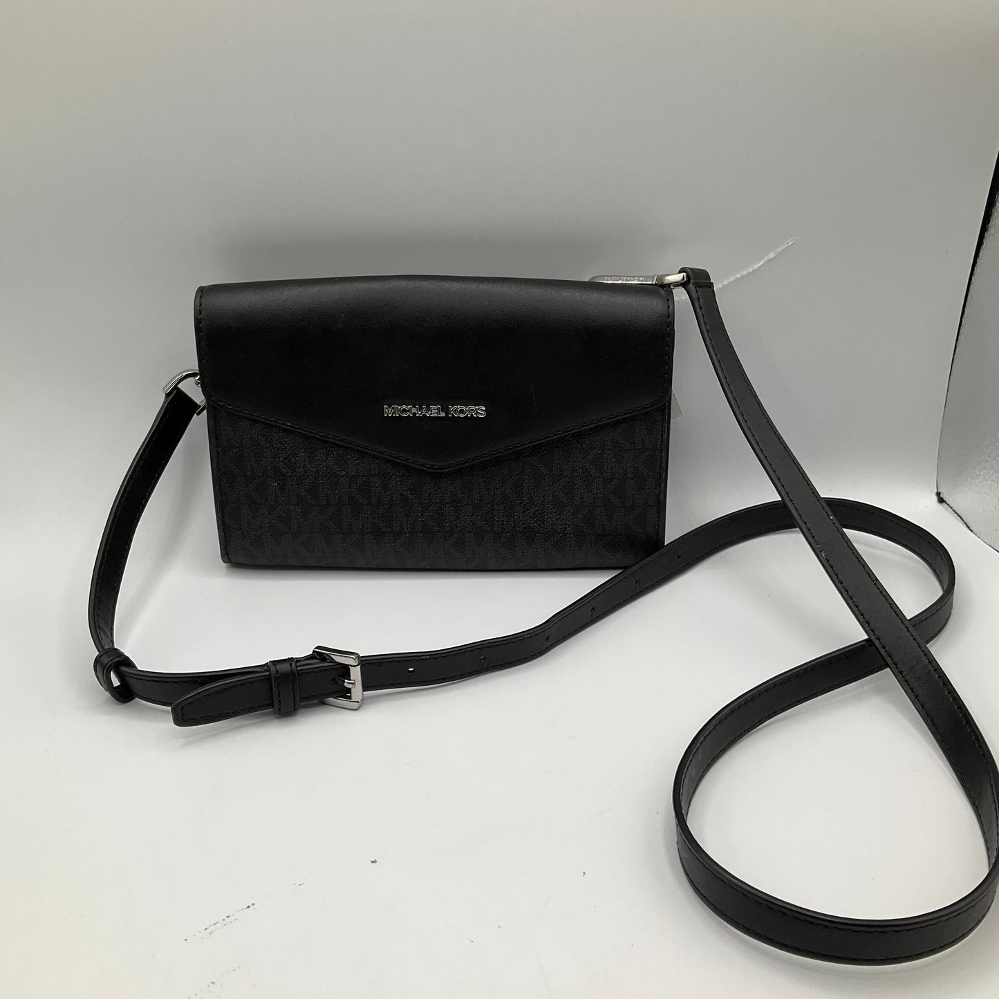 Crossbody Designer By Michael Kors Size: Small