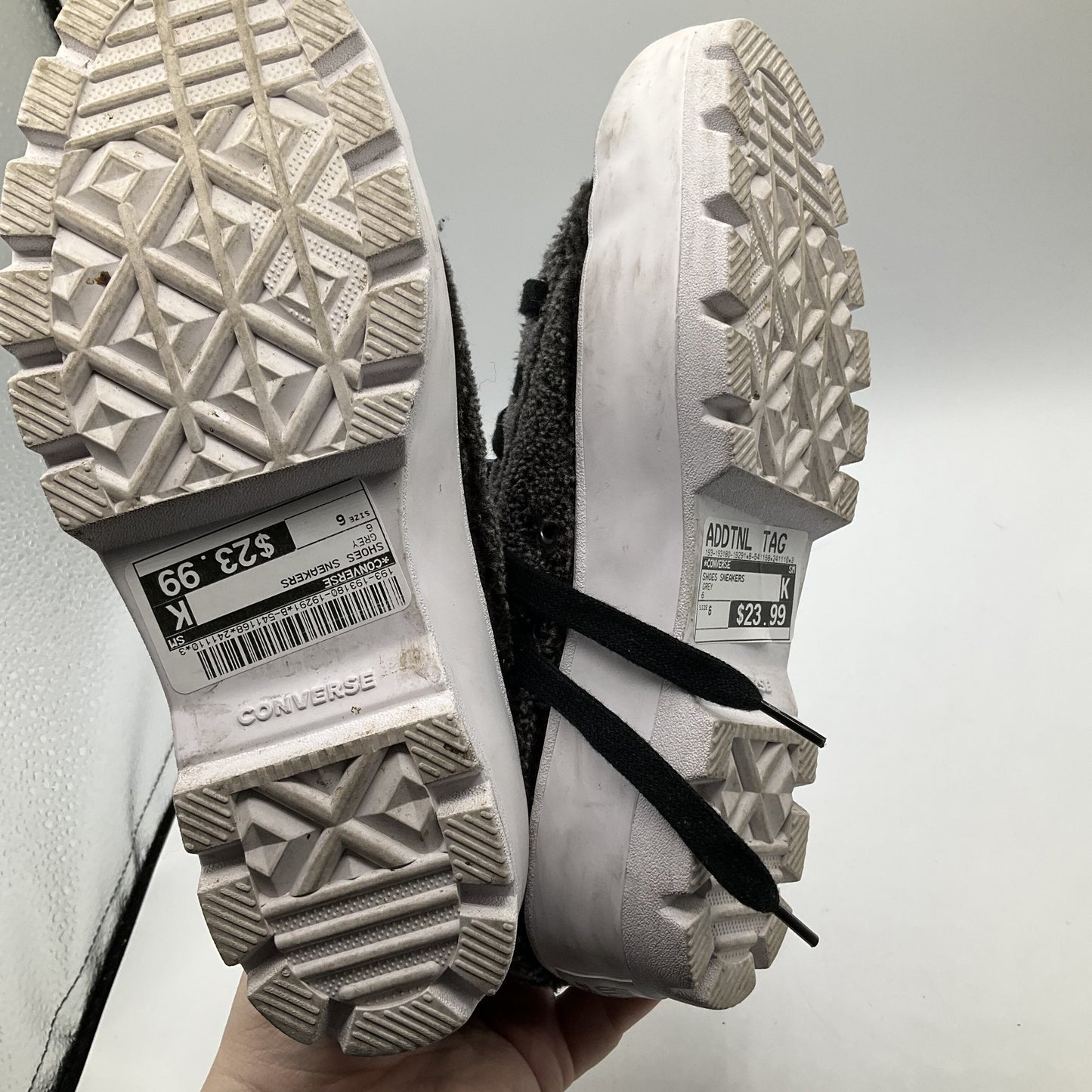 Shoes Sneakers By Converse Size: 6
