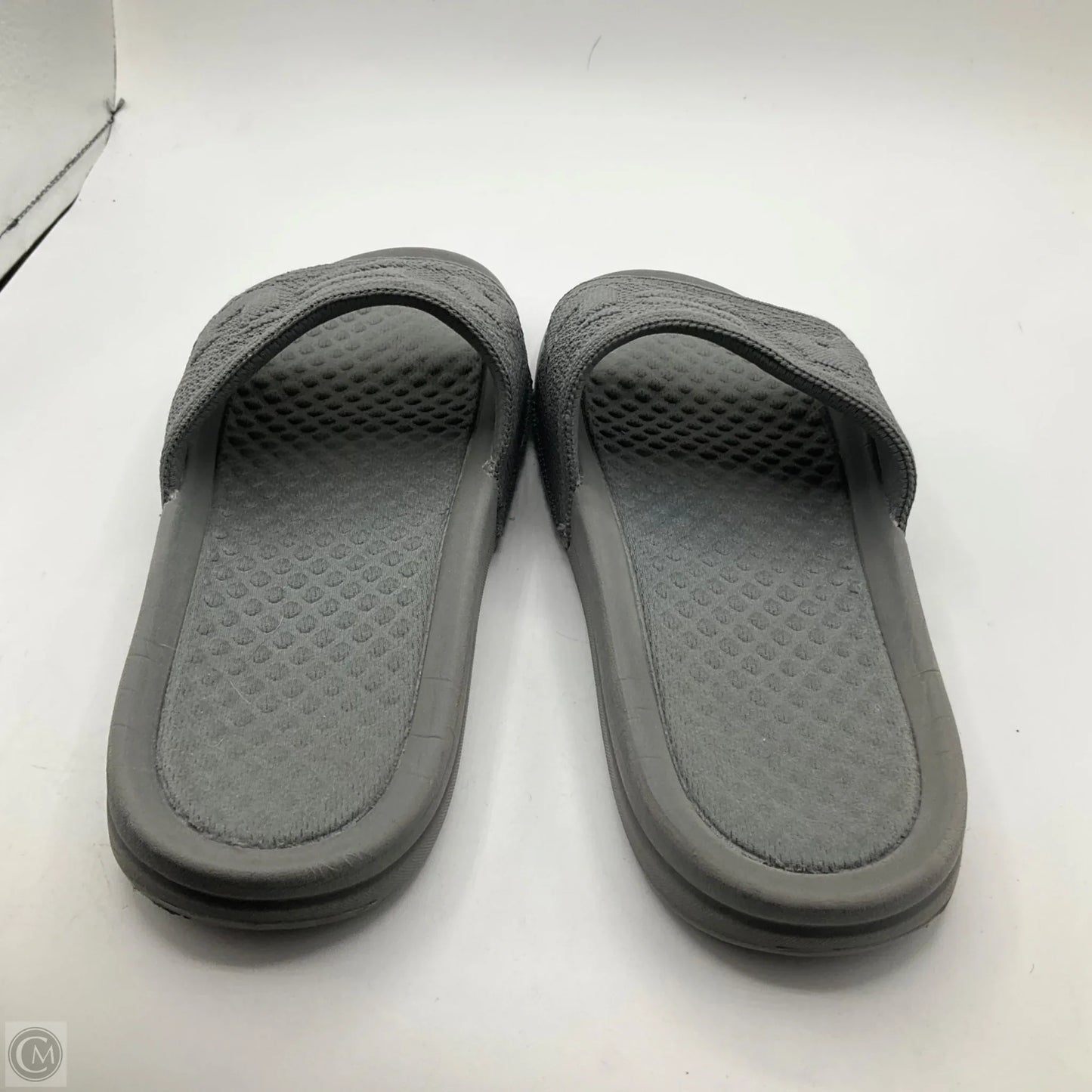 Sandals Flats By Cmb In Grey, Size: 9