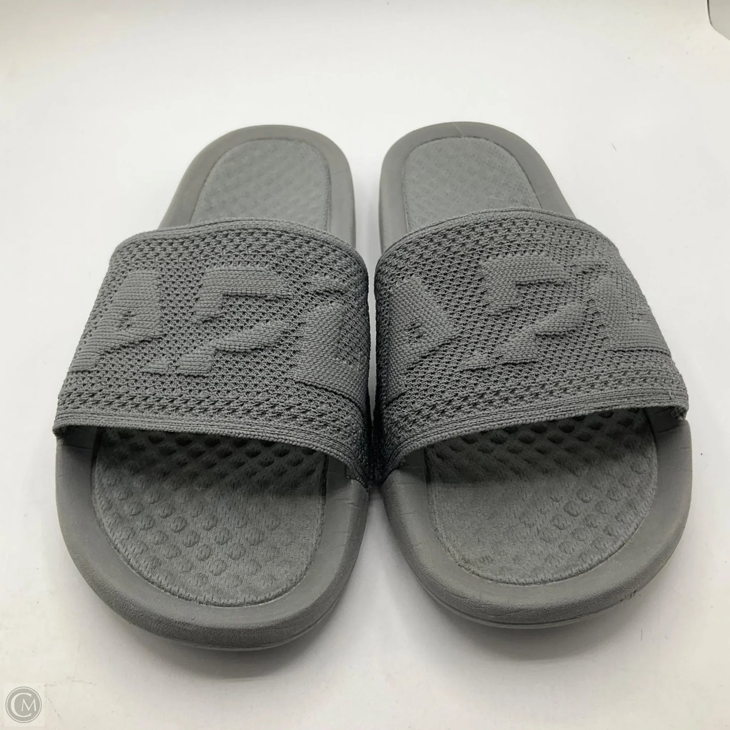 Sandals Flats By Cmb In Grey, Size: 9