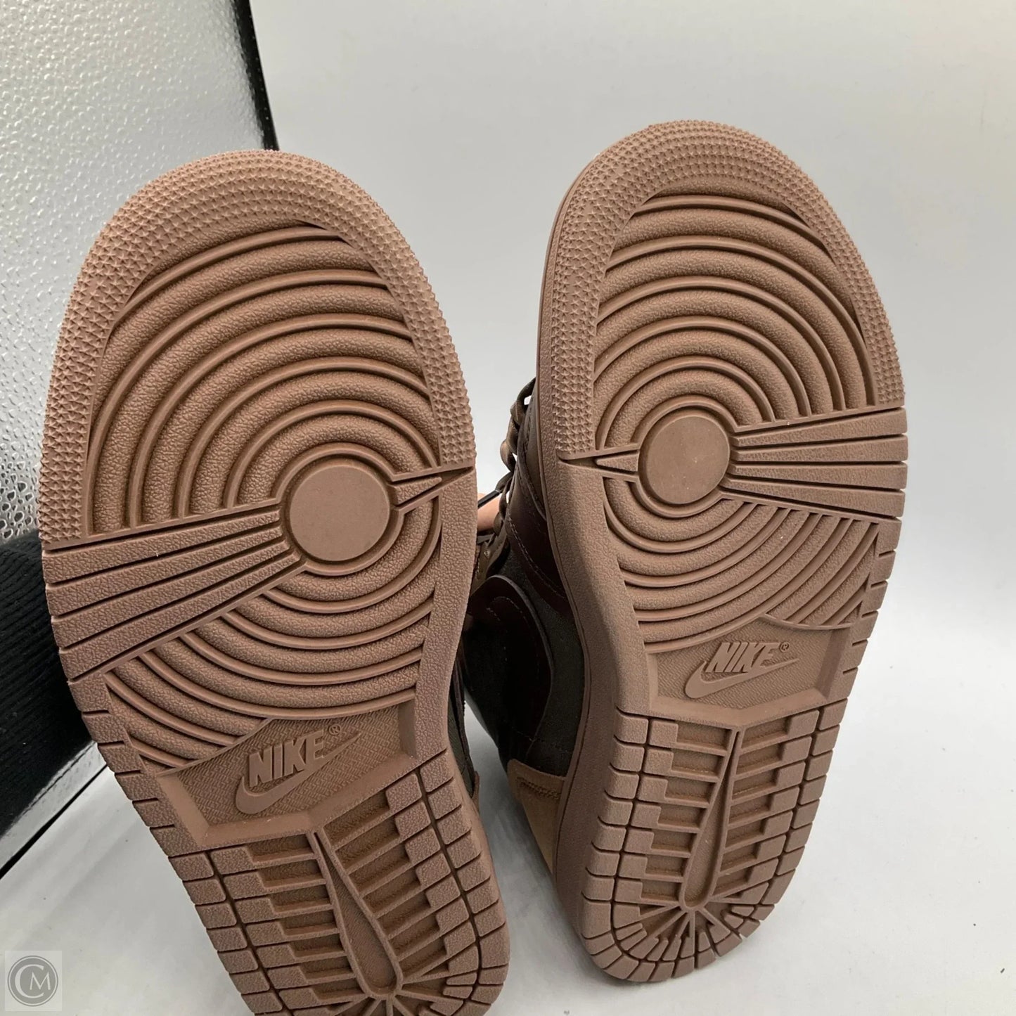 Shoes Sneakers By Nike In Brown, Size: 8