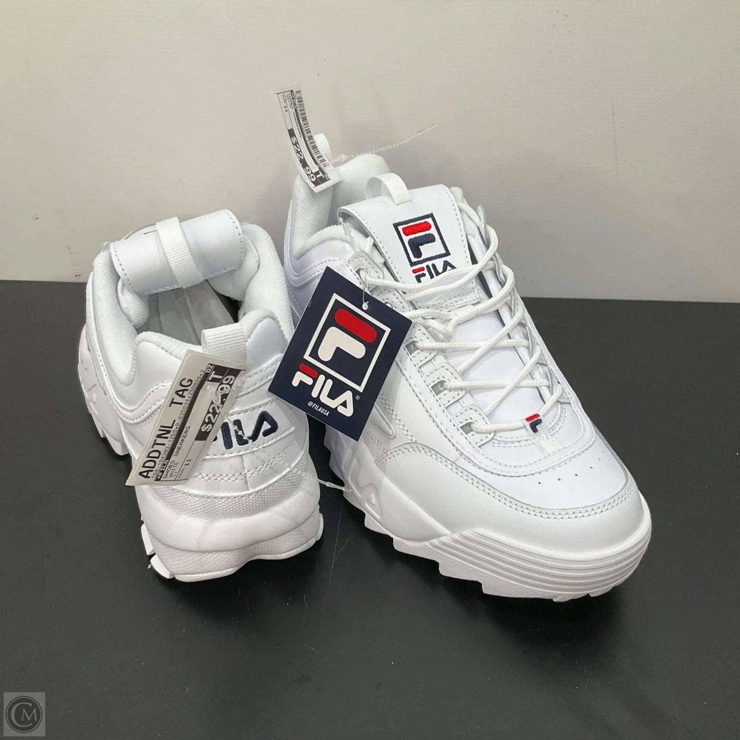 Shoes Sneakers By Fila In White, Size: 11