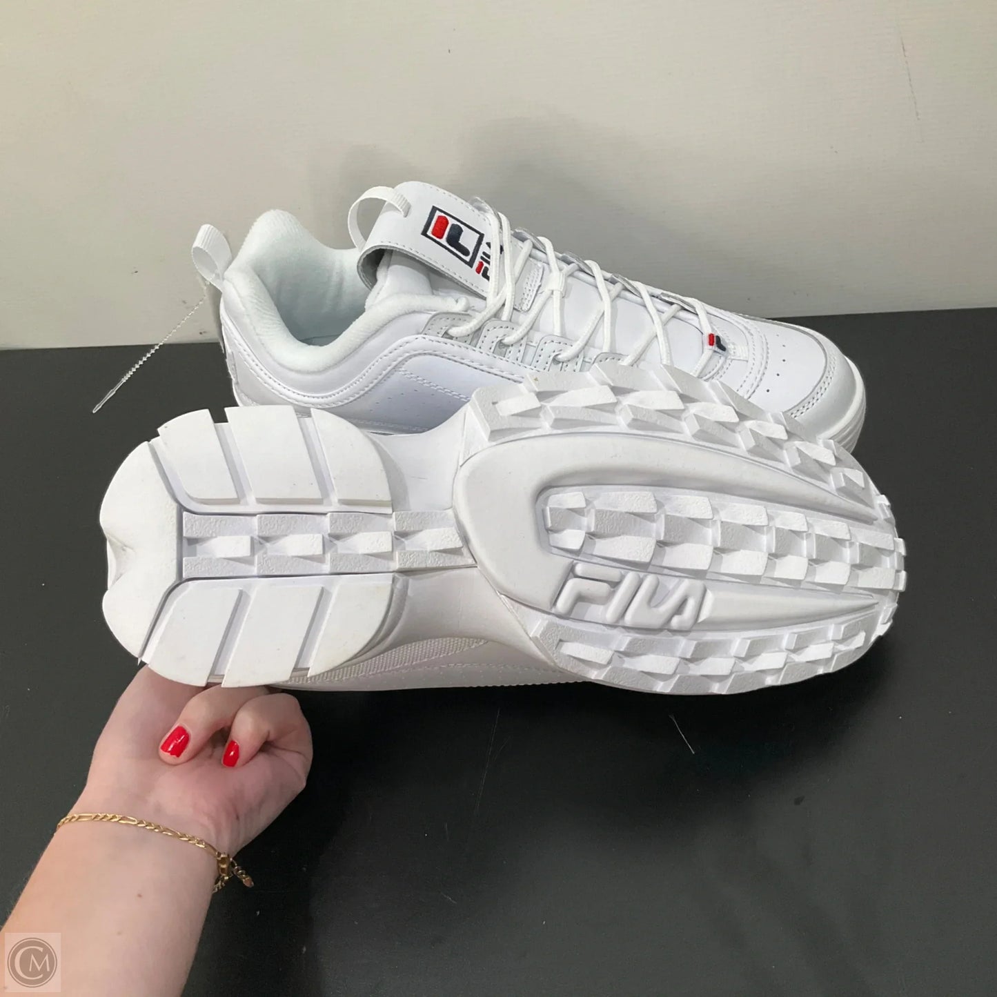 Shoes Sneakers By Fila In White, Size: 11