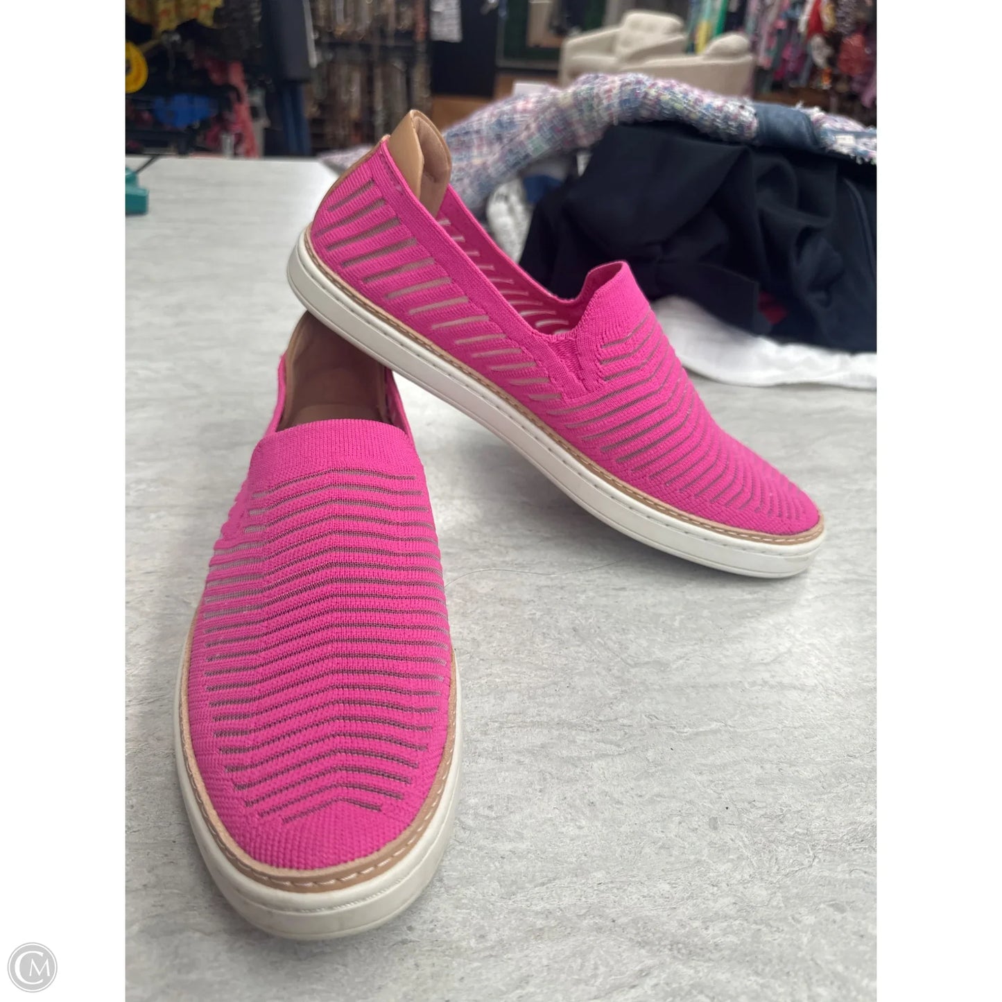 Shoes Designer By Ugg In Pink, Size: 8.5