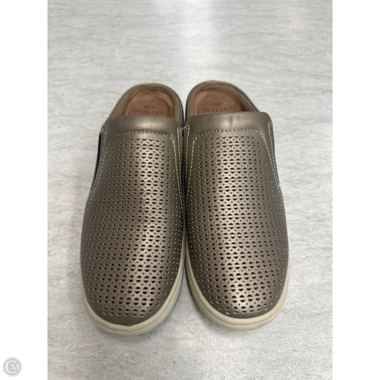 Shoes Flats By Earth In Taupe, Size: 9