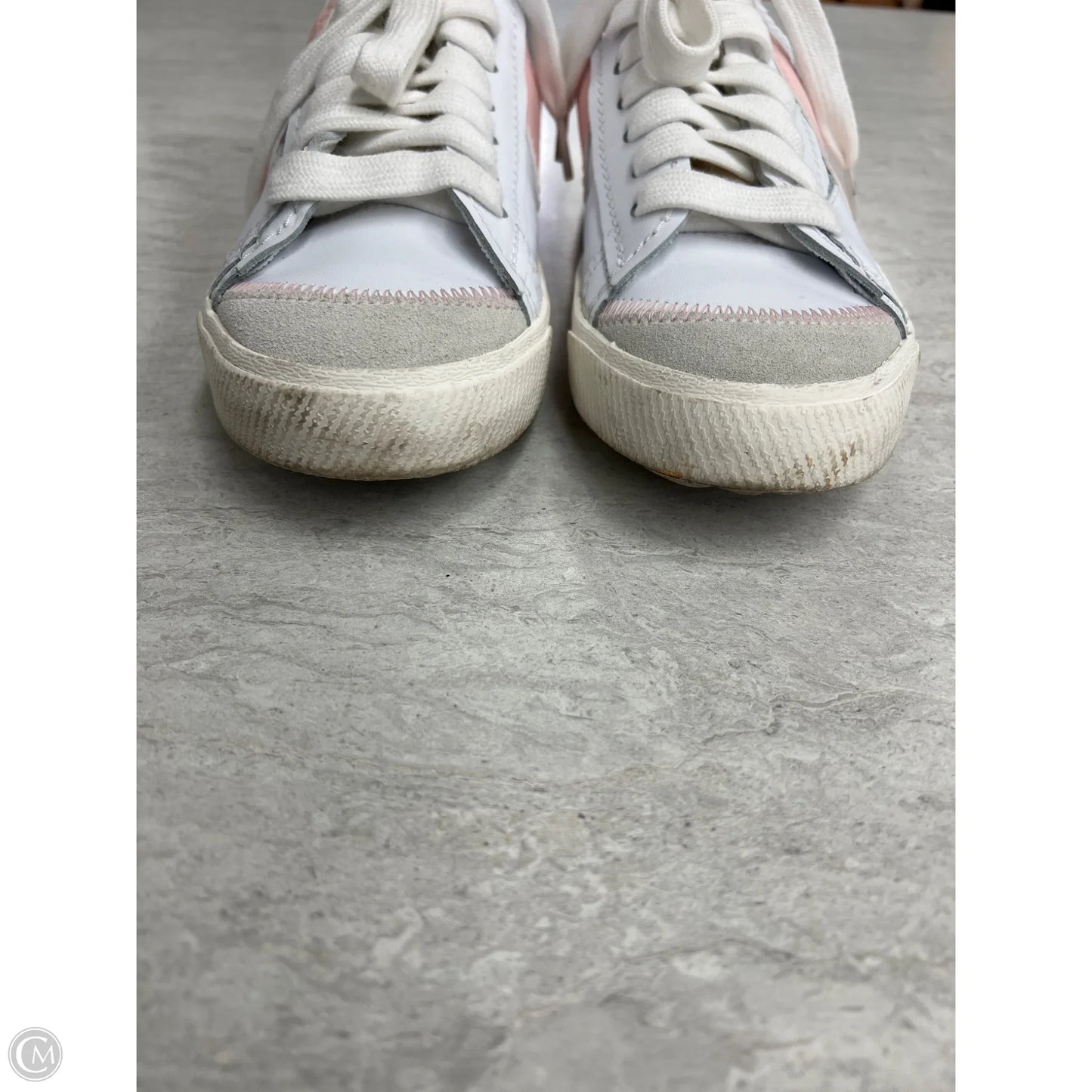 Shoes Sneakers By Nike In Pink & White, Size: 10