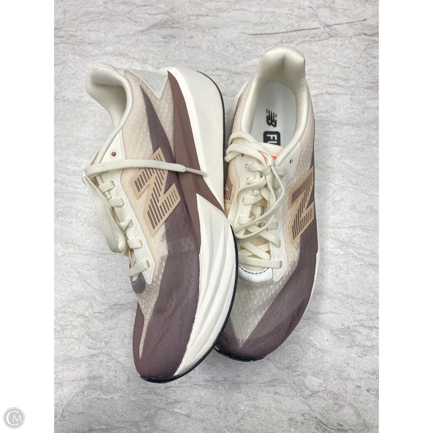 Shoes Athletic By New Balance In Cream & Tan, Size: 8