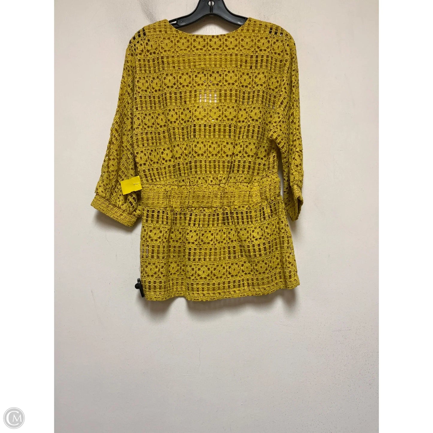 Top Short Sleeve By Clothes Mentor In Yellow, Size: S
