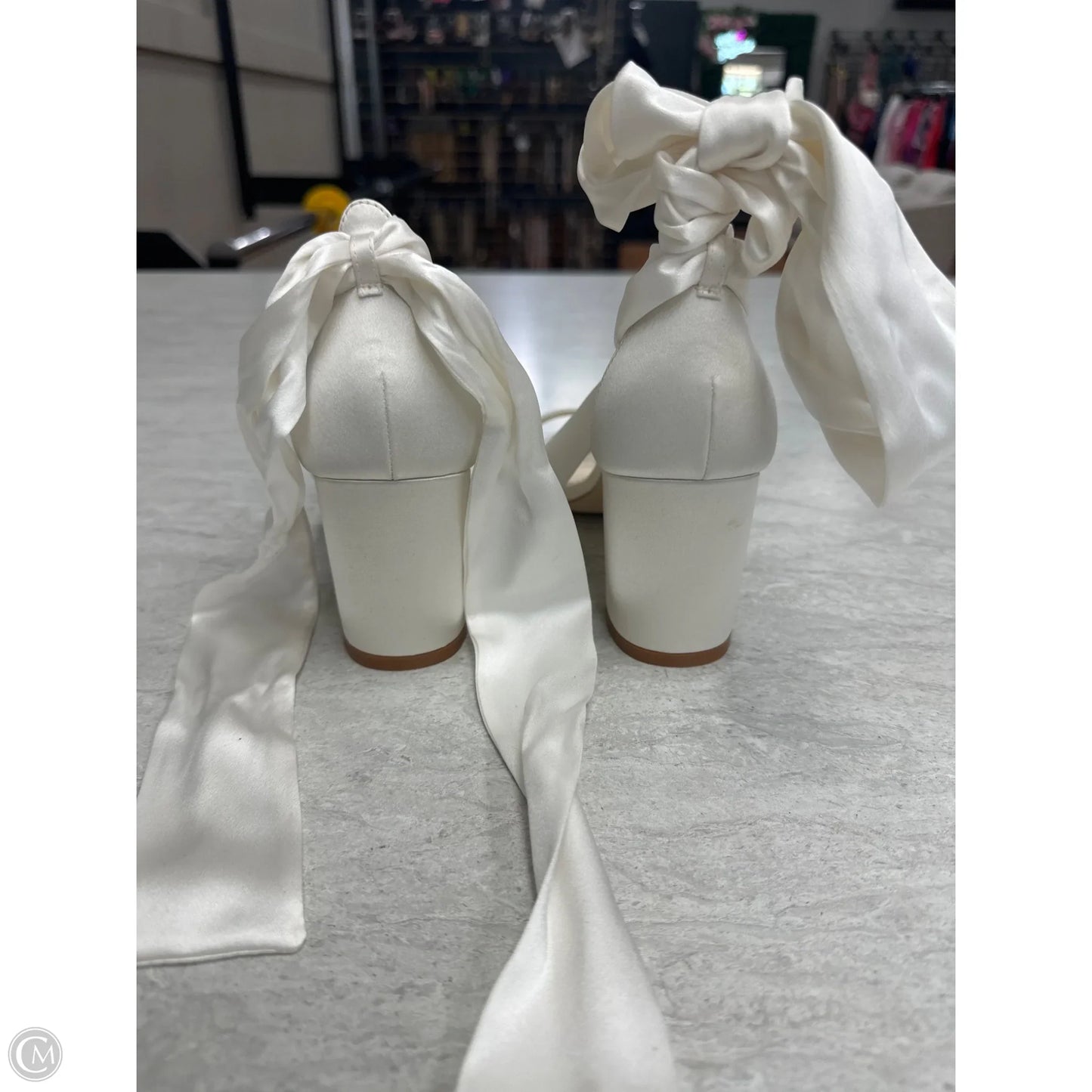 Sandals Heels Block By Clothes Mentor In White, Size: 6