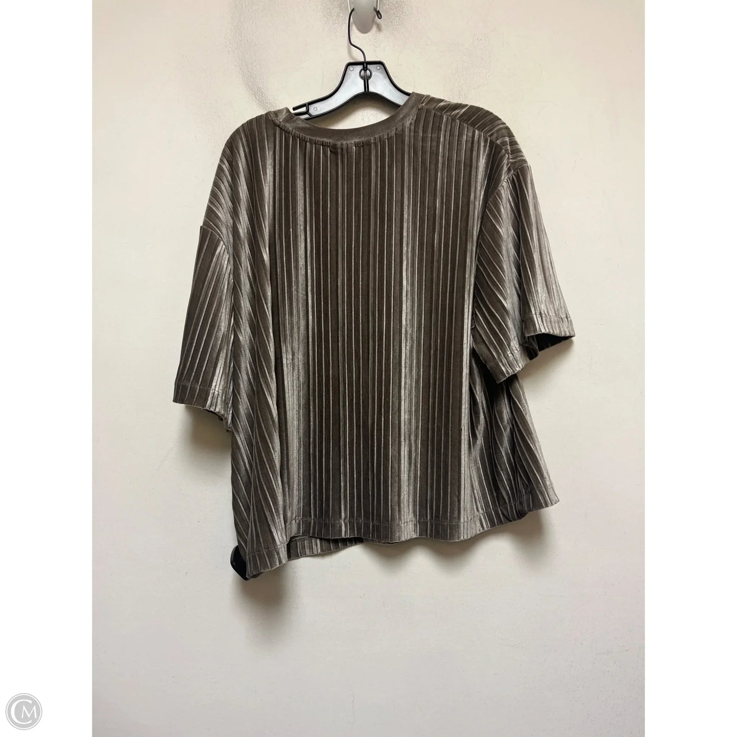 Top Short Sleeve By A New Day In Grey, Size: Xxl